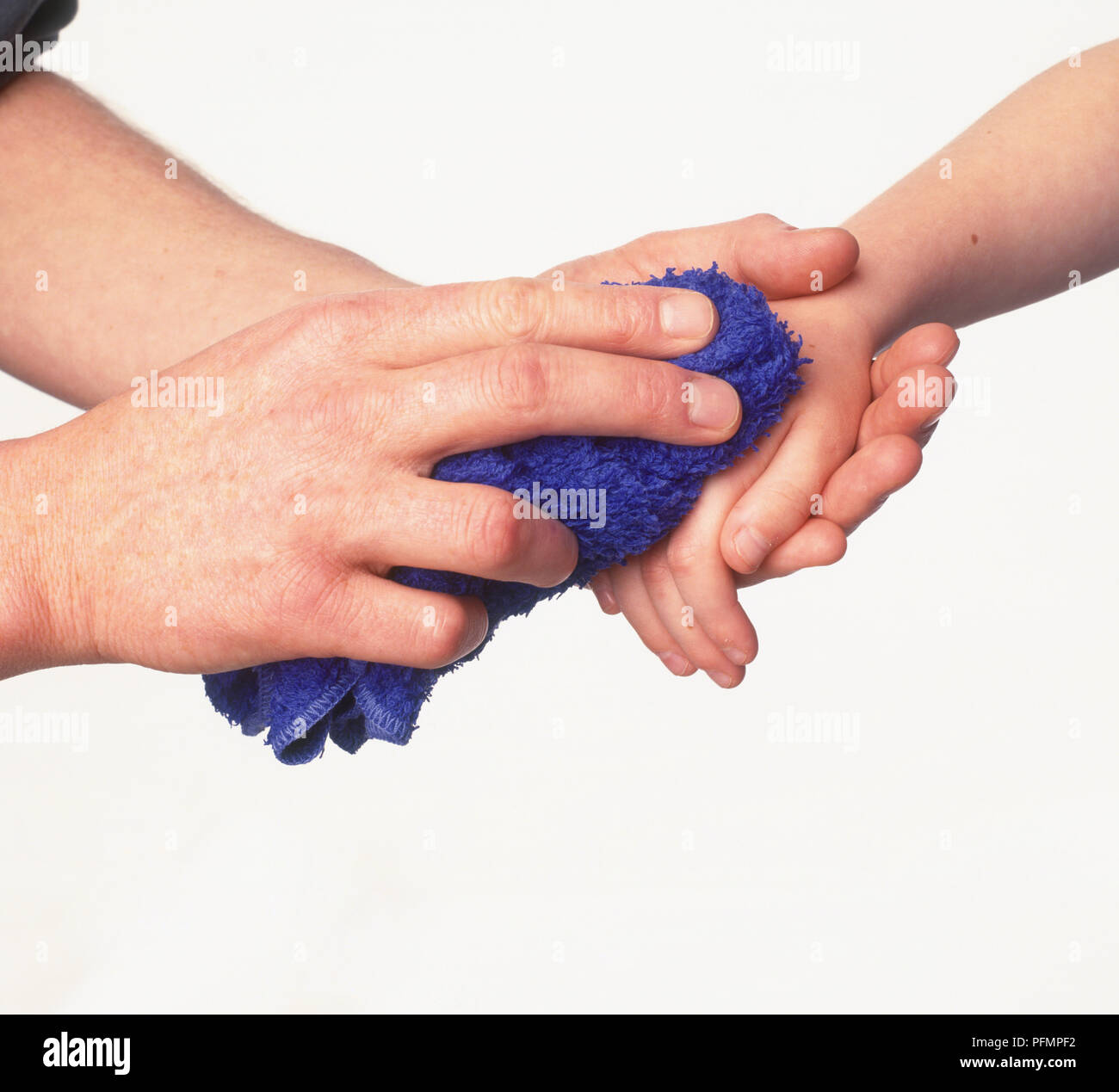 Damp cloth hires stock photography and images Alamy