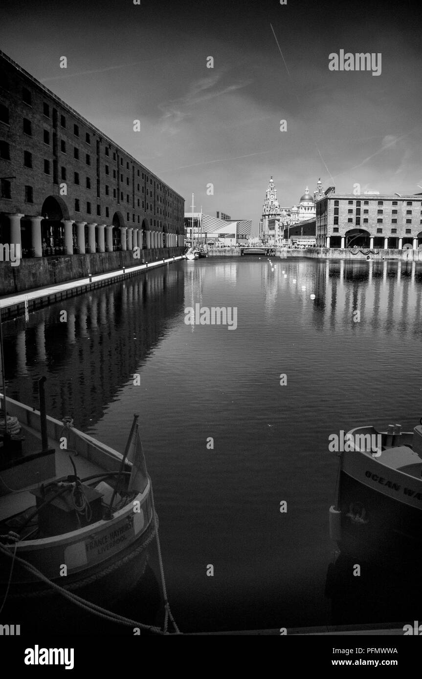 Liverpool waterfront Black and White Stock Photos & Images - Alamy