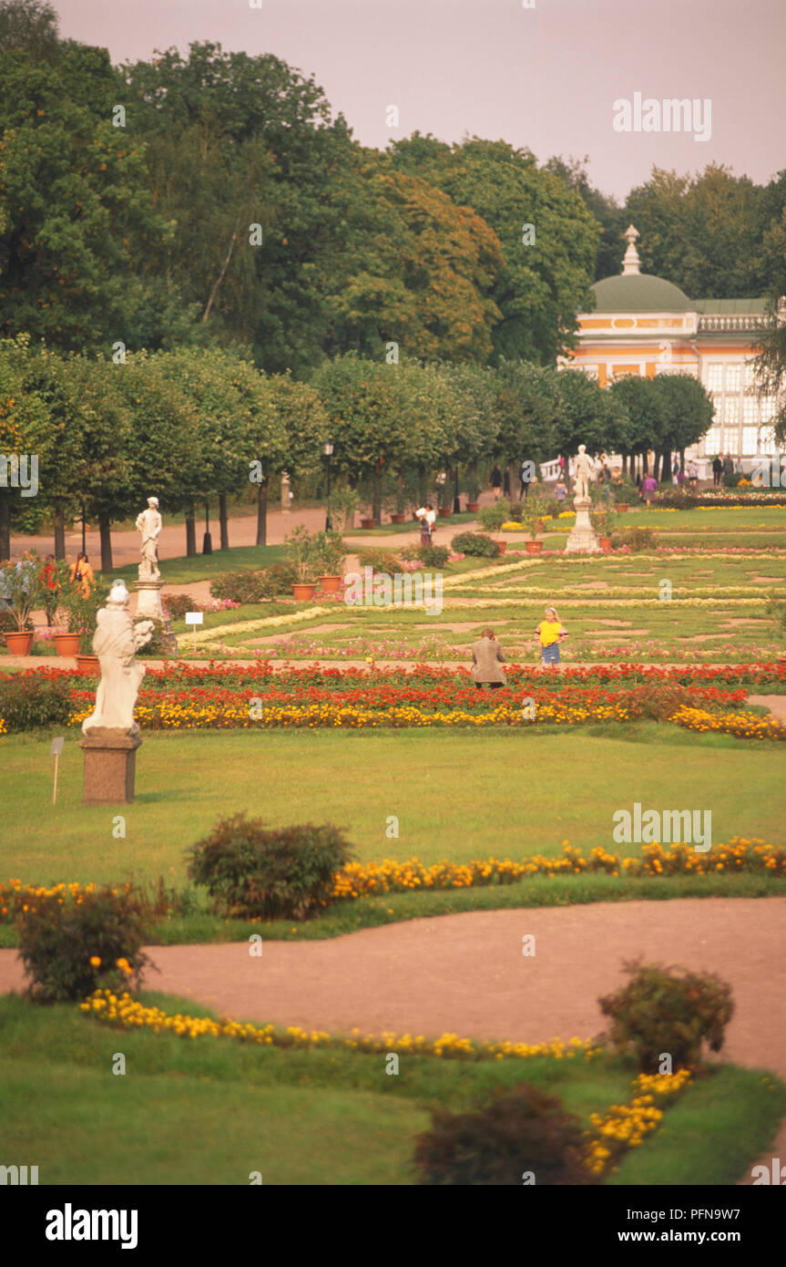 Russia, Moscow, the formal gardens were laid out in the French, geometrical style, which led to Kuskovo gaining a reputation as the Russian Versailles. Stock Photo
