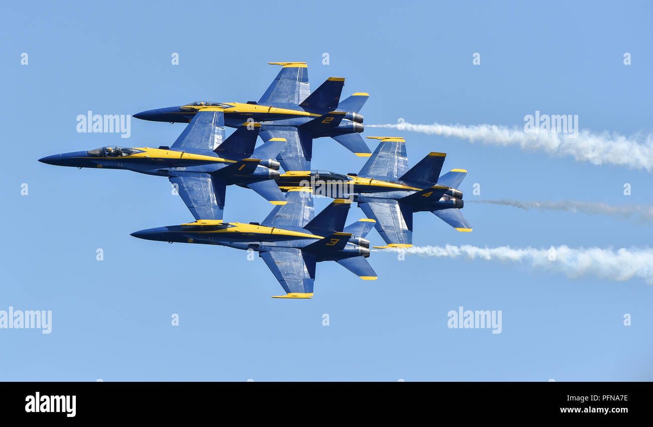 The U.S. Navy Flight Demonstration Squadron, the Blue Angels, Diamond pilots perform the Diamond 360 over Lake Washington during Seafair Festival 2018. The Blue Angels are scheduled to perform more than 60 demonstrations at more than 30 locations across the U.S. and Canada in 2018. (U.S. Navy photo by Mass Communication Specialist 1st Class Daniel M. Young/Released) Stock Photo