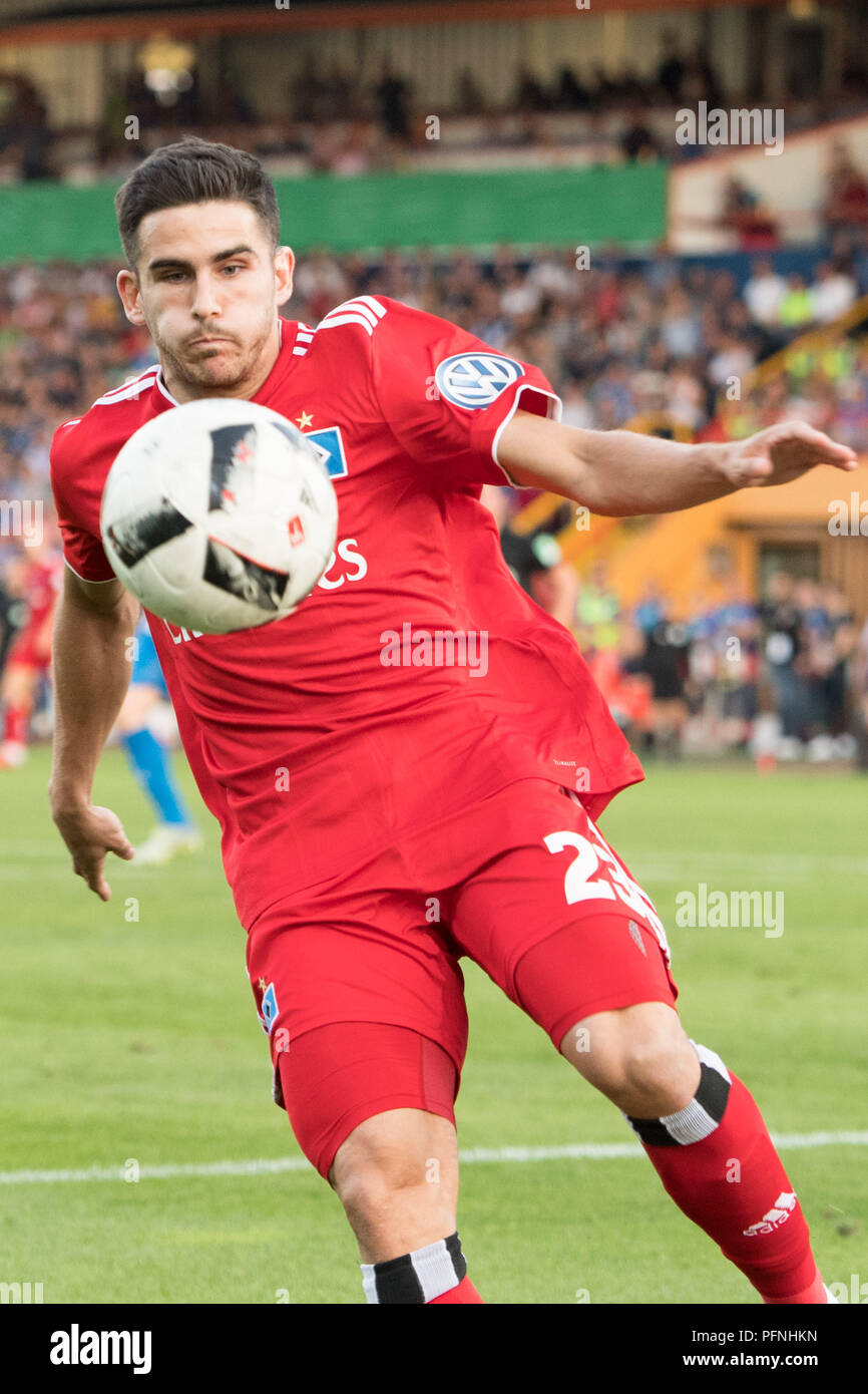 Jairo Samperio High Resolution Stock Photography And Images Alamy https www alamy com win deutschland 18th aug 2018 jairo samperio hh with ball single action with ball action half figure half figure portrait football dfb pokal 1st main round tus erndtebrueck etb hsv hamburg hamburg hamburg hh 3 5 on 18082018 in siegengermany usage worldwide credit dpaalamy live news image216219129 html