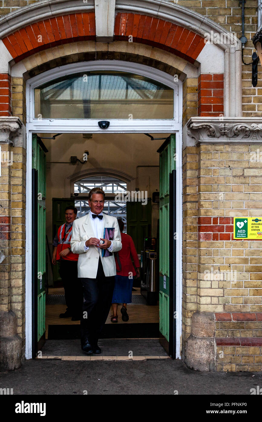 Lewes, UK. 22nd August 2018. TV personality and former British Politician Michael Portillo arrives in Lewes, Sussex enroute to Glyndebourne Opera House to see a performance of Vanessa. Credit: Grant Rooney/Alamy Live News Stock Photo