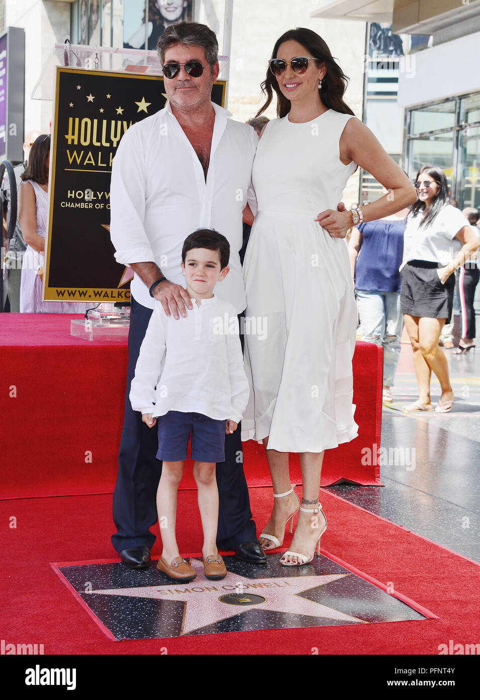 Simon cowell star 022 lauren silverman hi-res stock photography and ...