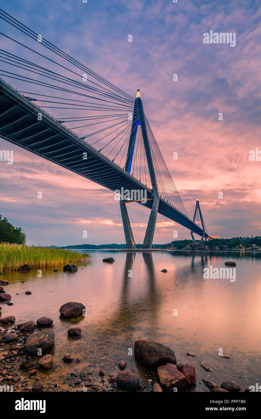 The Uddevalla Bridge is a cablestayed bridge crossing Sunninge sound