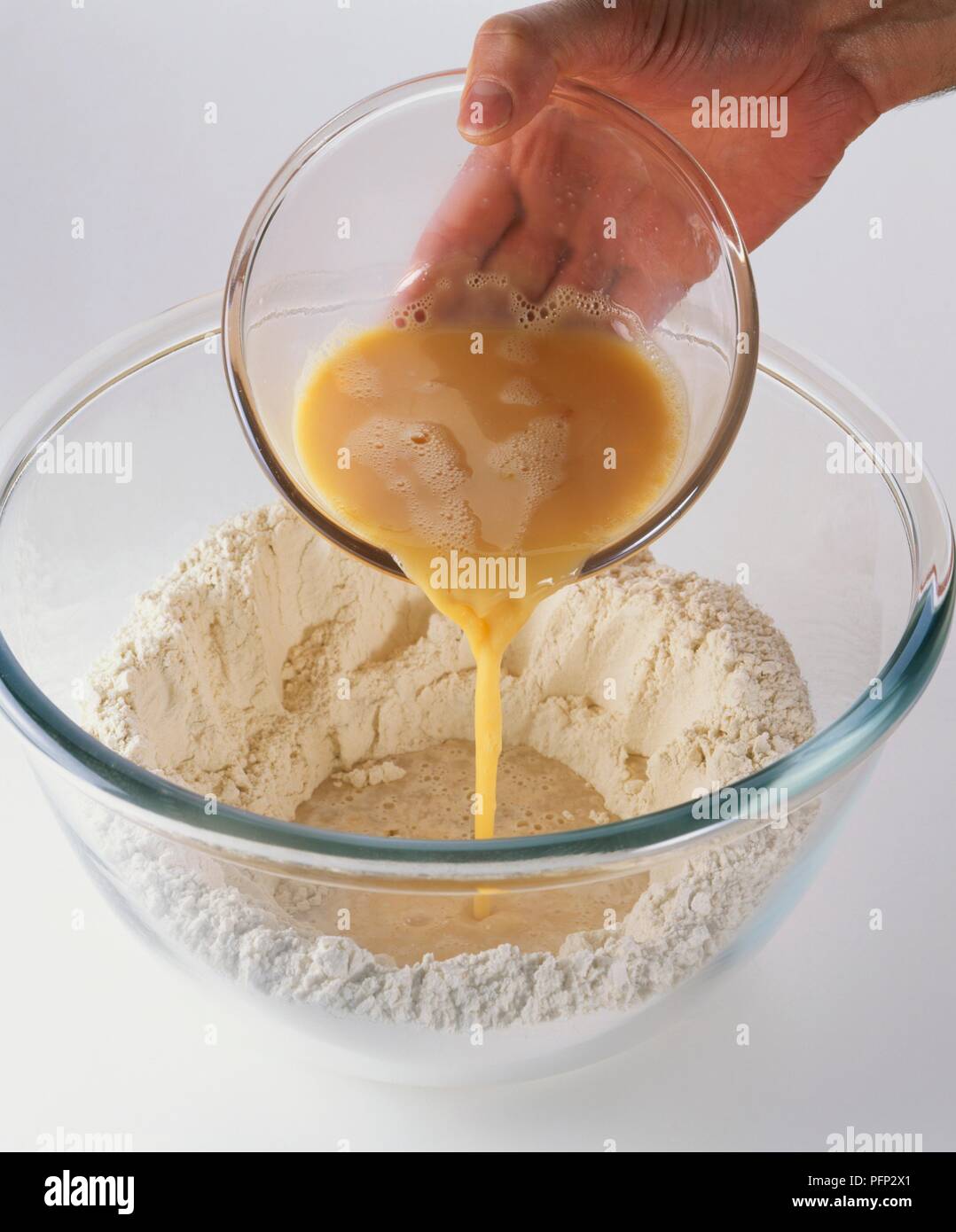 Large glass mixing bowl hi-res stock photography and images - Alamy