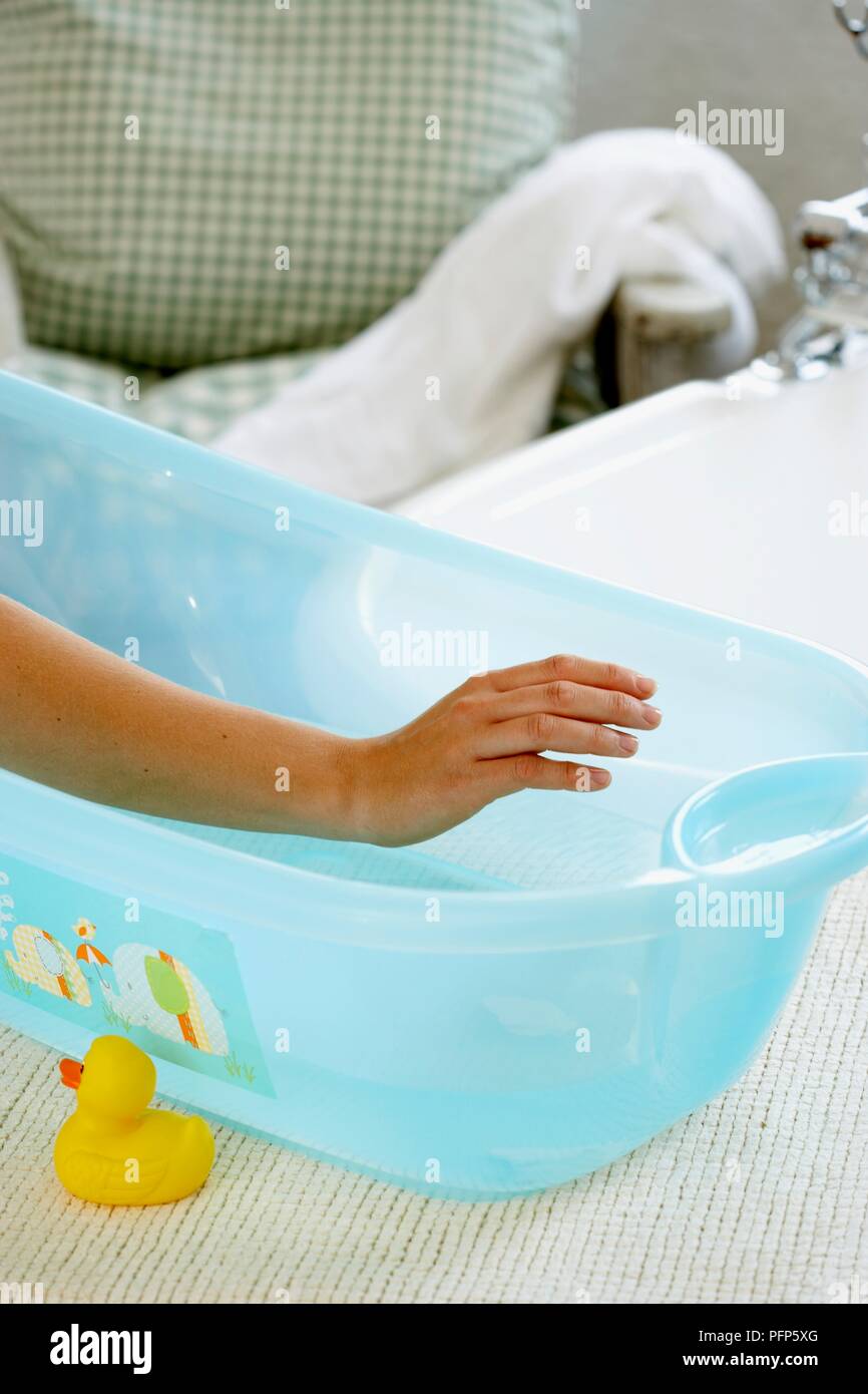 baby bath water temperature