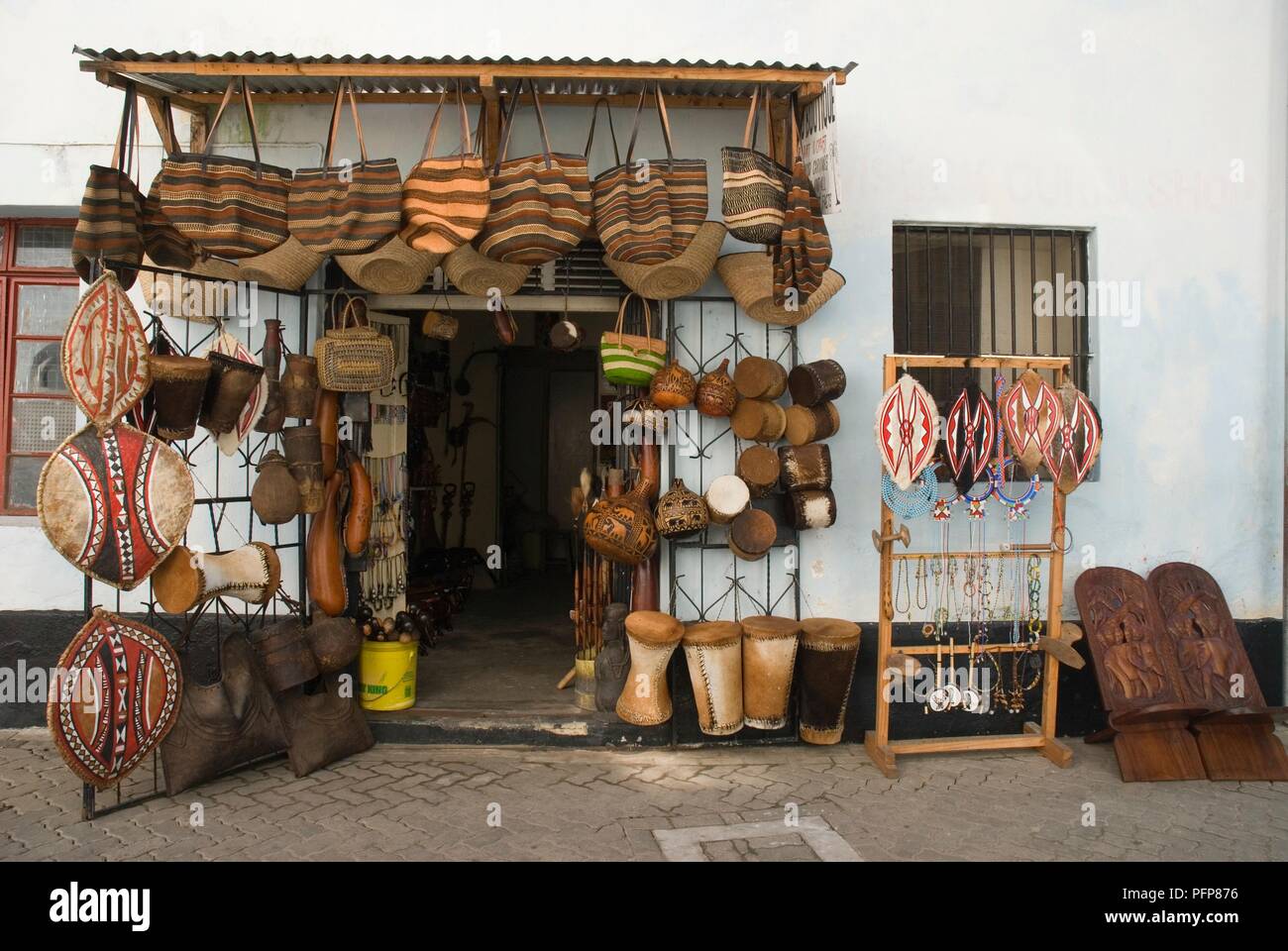 Kenya, Mombasa, Old Town, Ndia Kuu, exterior of souvenir shop