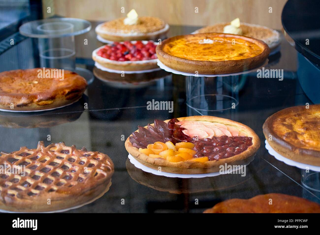 Fruit Pies Stand Hi res Stock Photography And Images Alamy