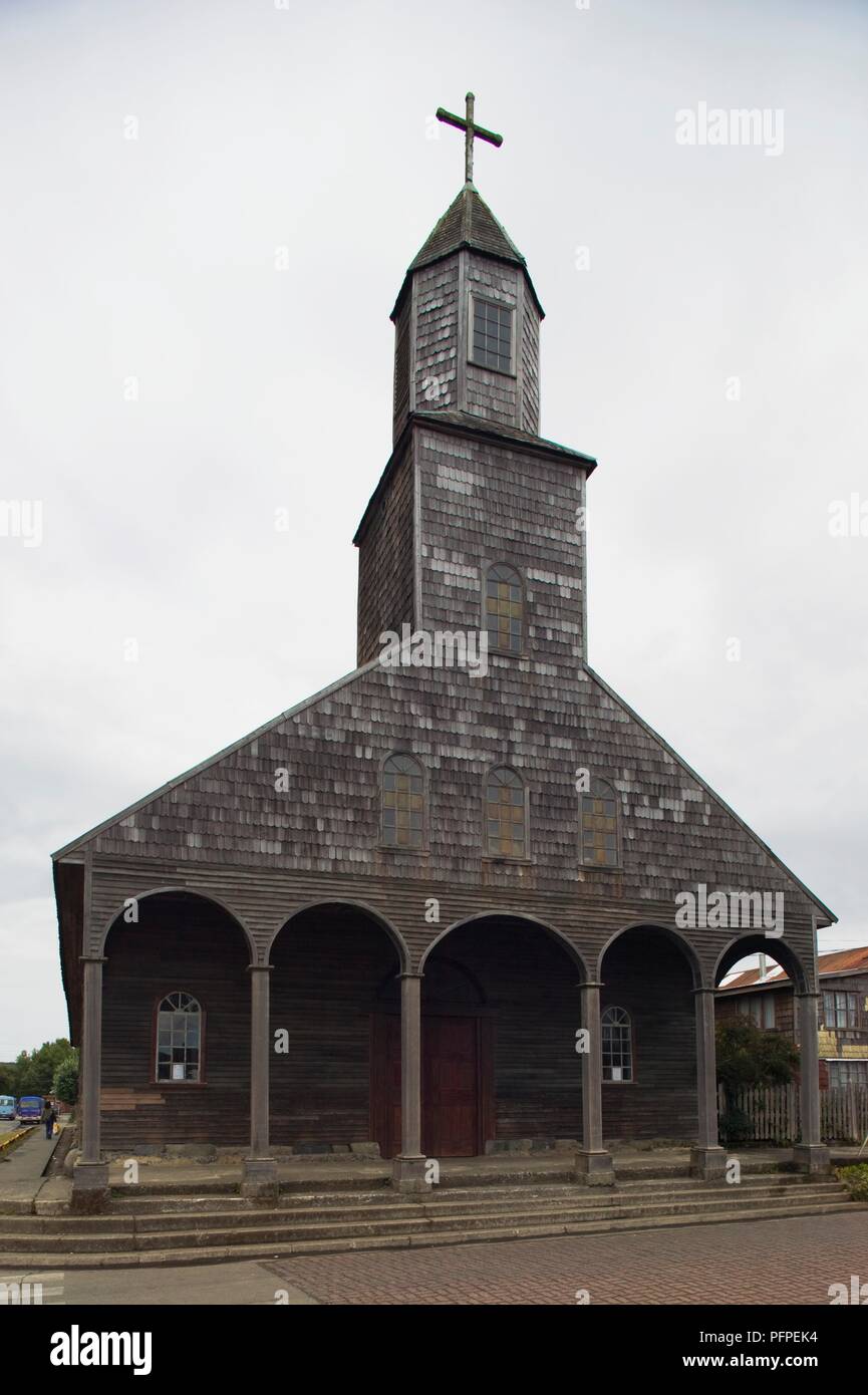 Chile, Los Lagos region, Quinchao Island, Achao town, Iglesia de Santa Maria de Loreto de Achao, church with wooden shingles exterior Stock Photo
