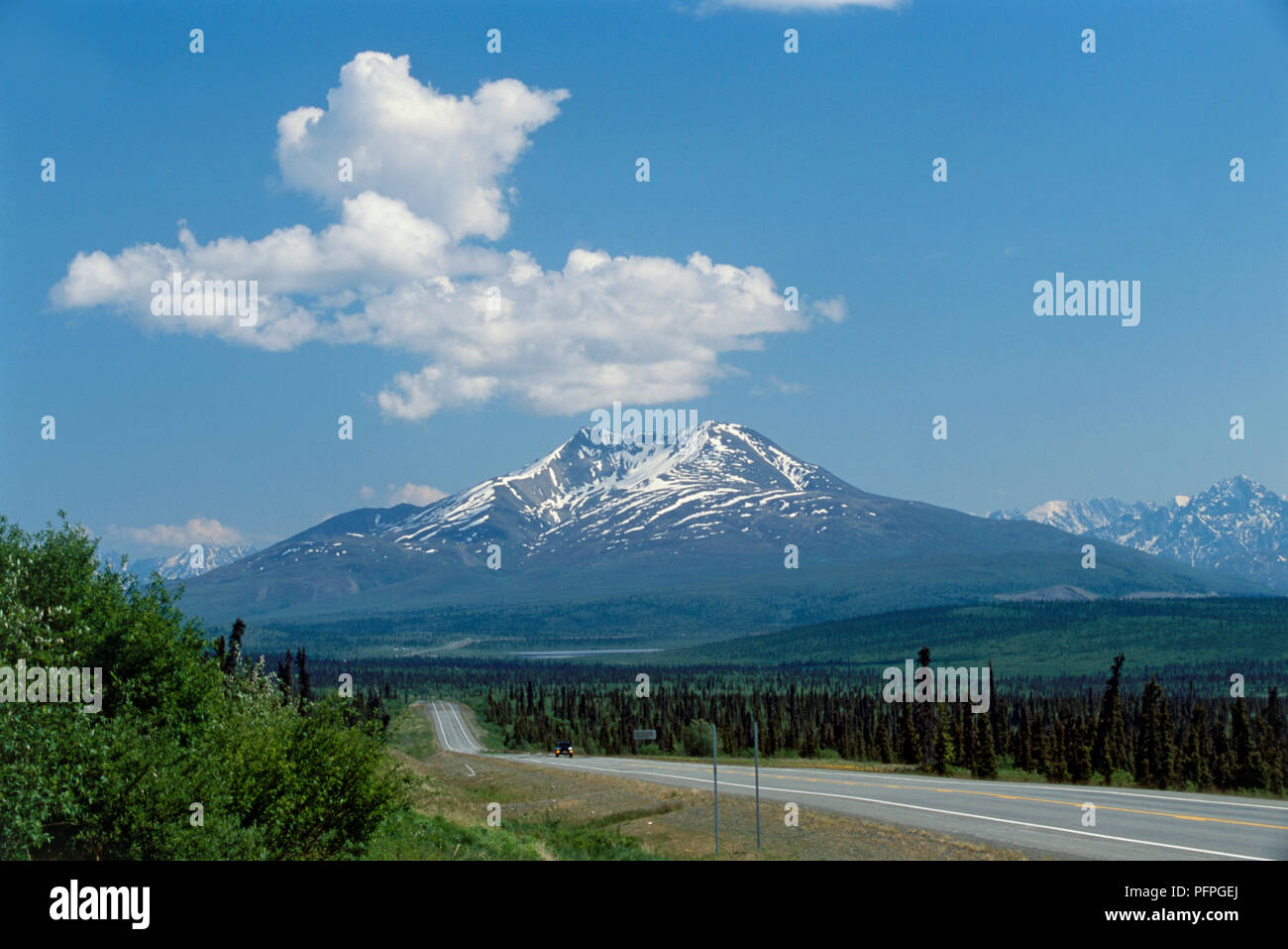 USA, Alaska, Anchorage, road leading to Gunsight Mountain in distance
