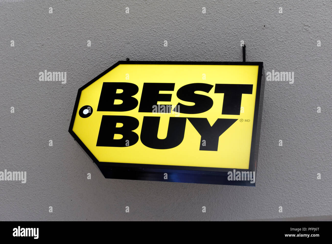 best-buy-electronics-store-sign-at-lansdowne-centre-shopping-mall-in