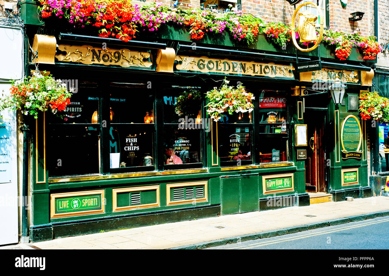 The Goden Lion, Church street, York, England Stock Photo