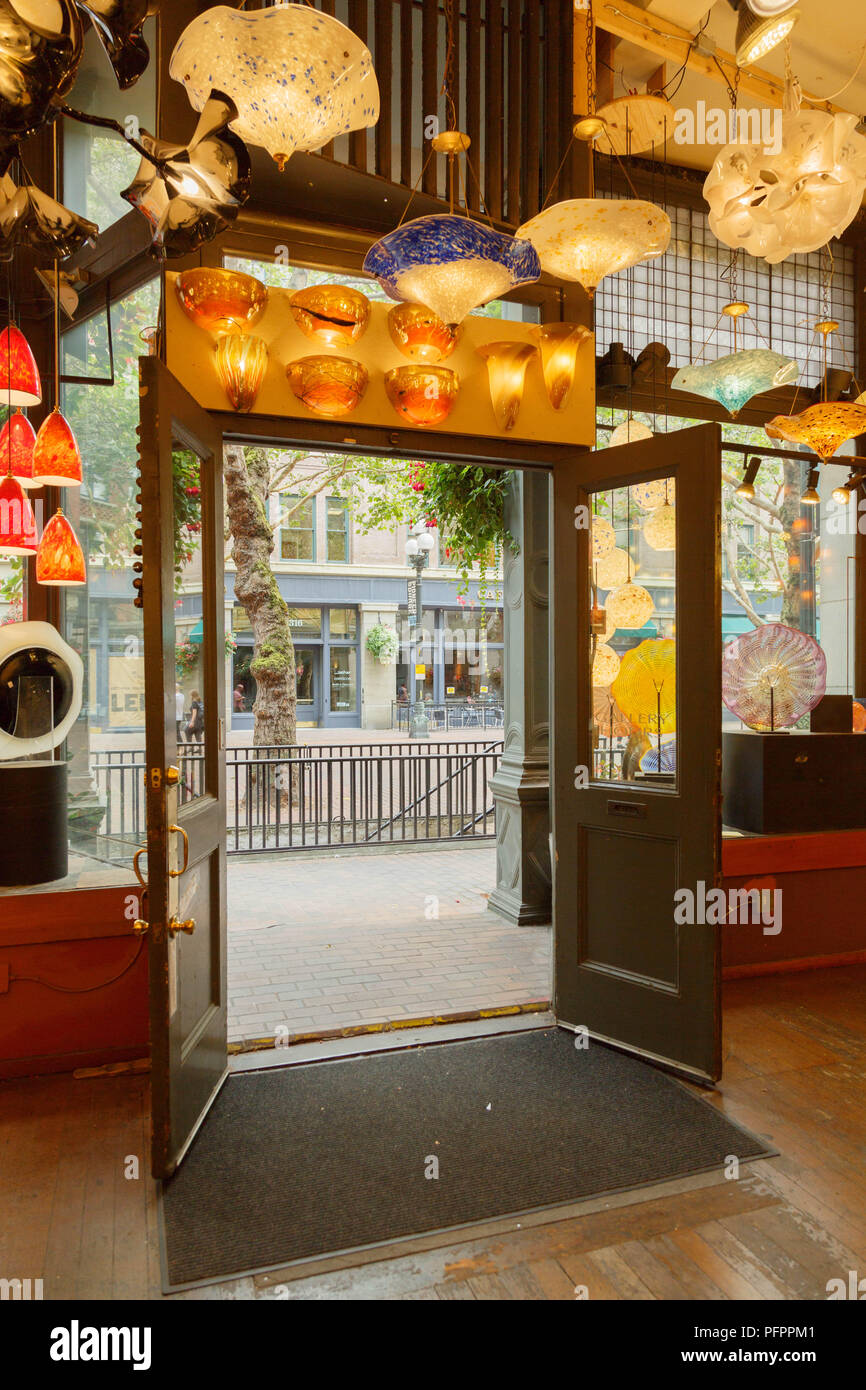 Lamps shop hires stock photography and images Alamy