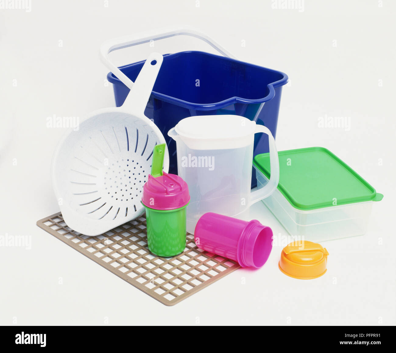 Assorted containers and kitchenware made of plastic Stock Photo - Alamy