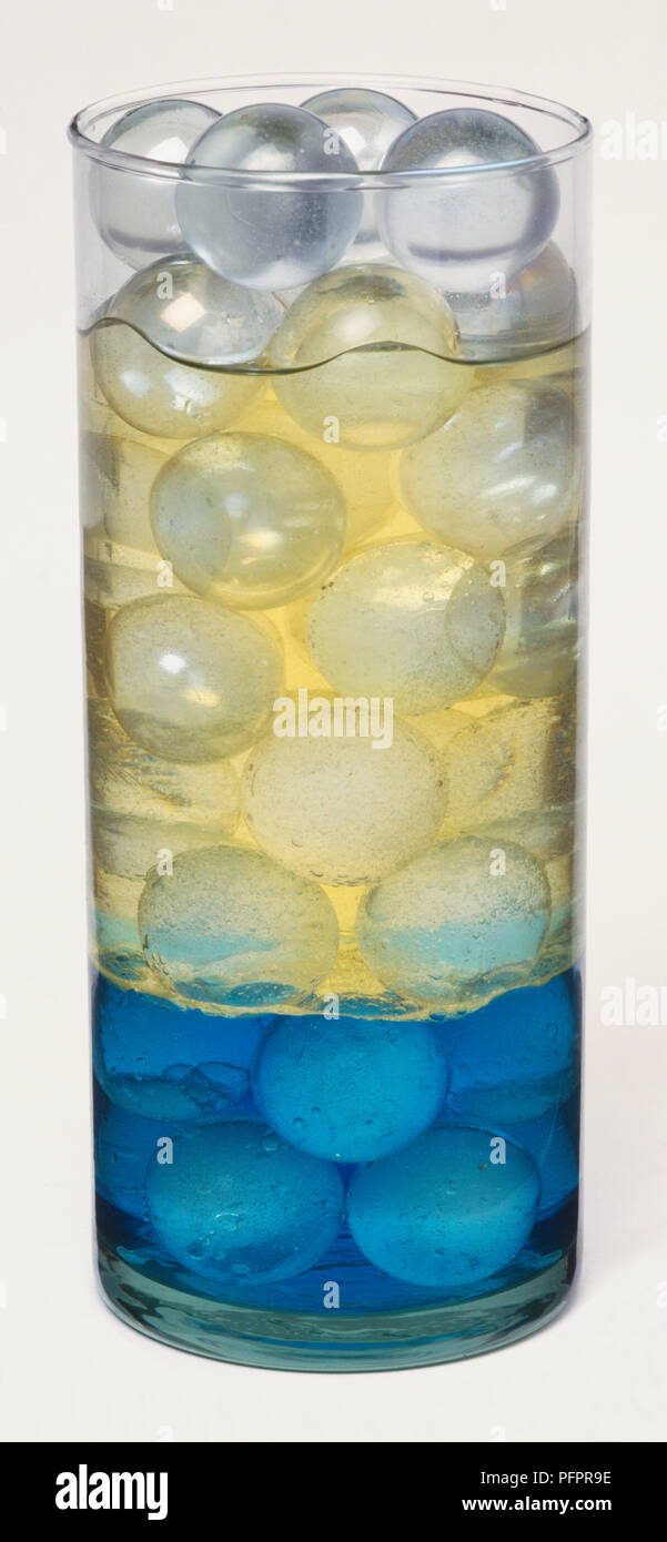 Oil water layers experiment hires stock photography and images Alamy