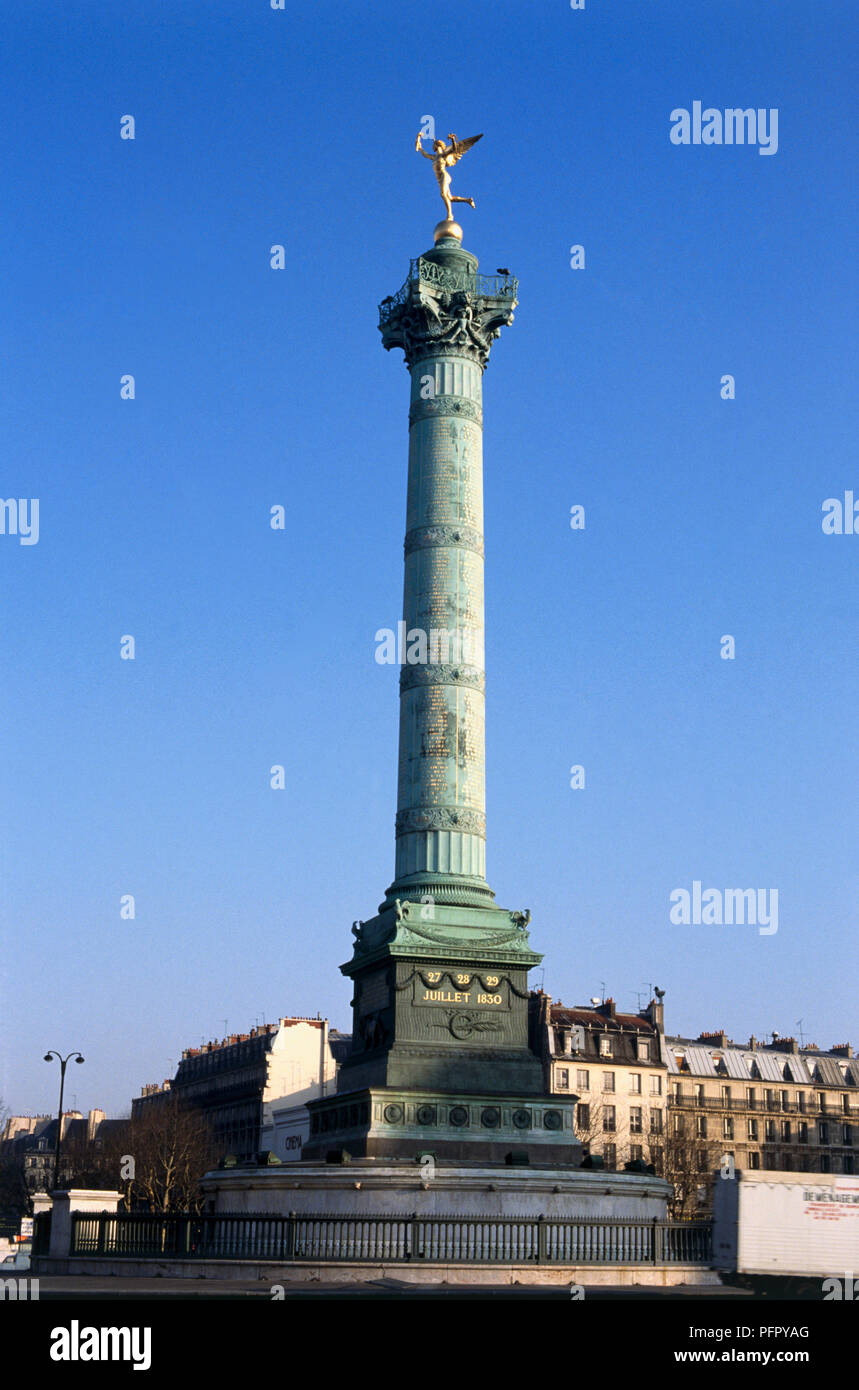 France, Paris, Colonne de Juillet (July Column), monument to Revolution of 1830 in centre of Place de la Bastille set against clear blue sky Stock Photo