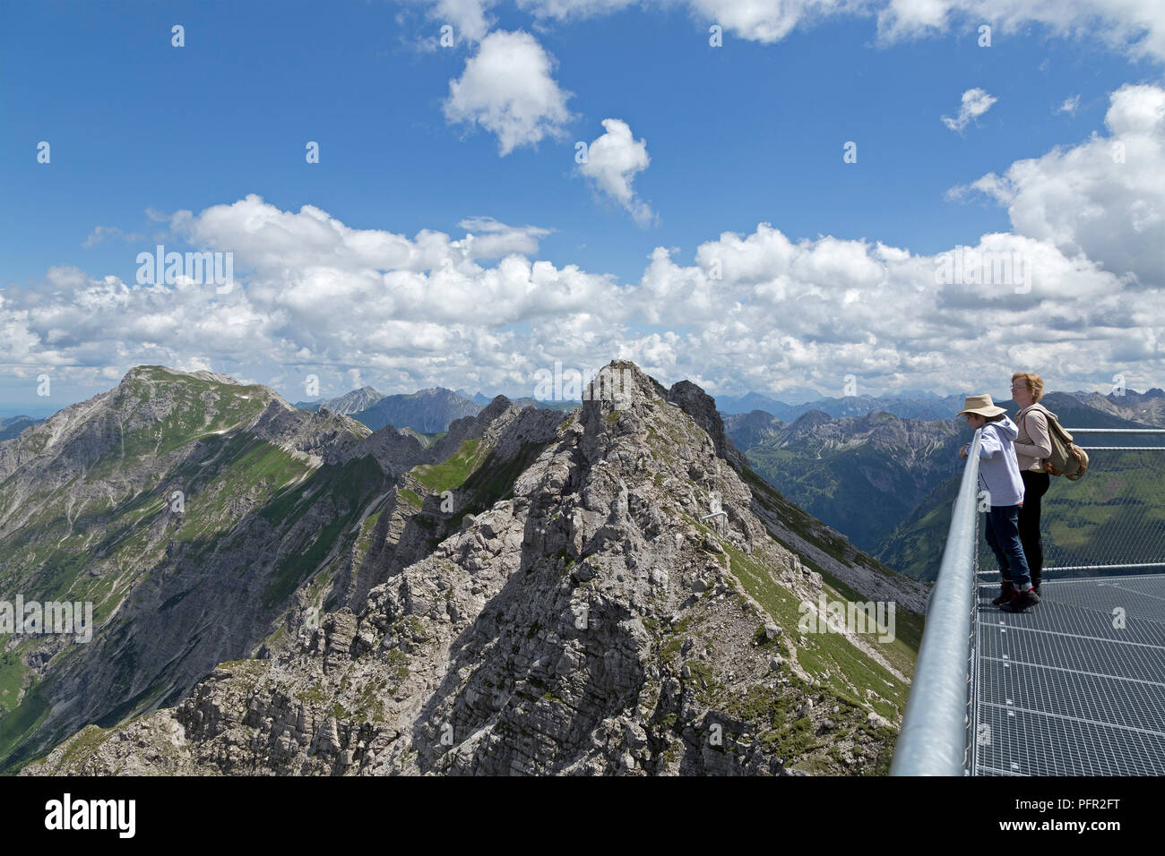https://c8.alamy.com/comp/PFR2FT/nordwandsteig-nebelhorn-summit-oberstdorf-allgaeu-bavaria-germany-PFR2FT.jpg