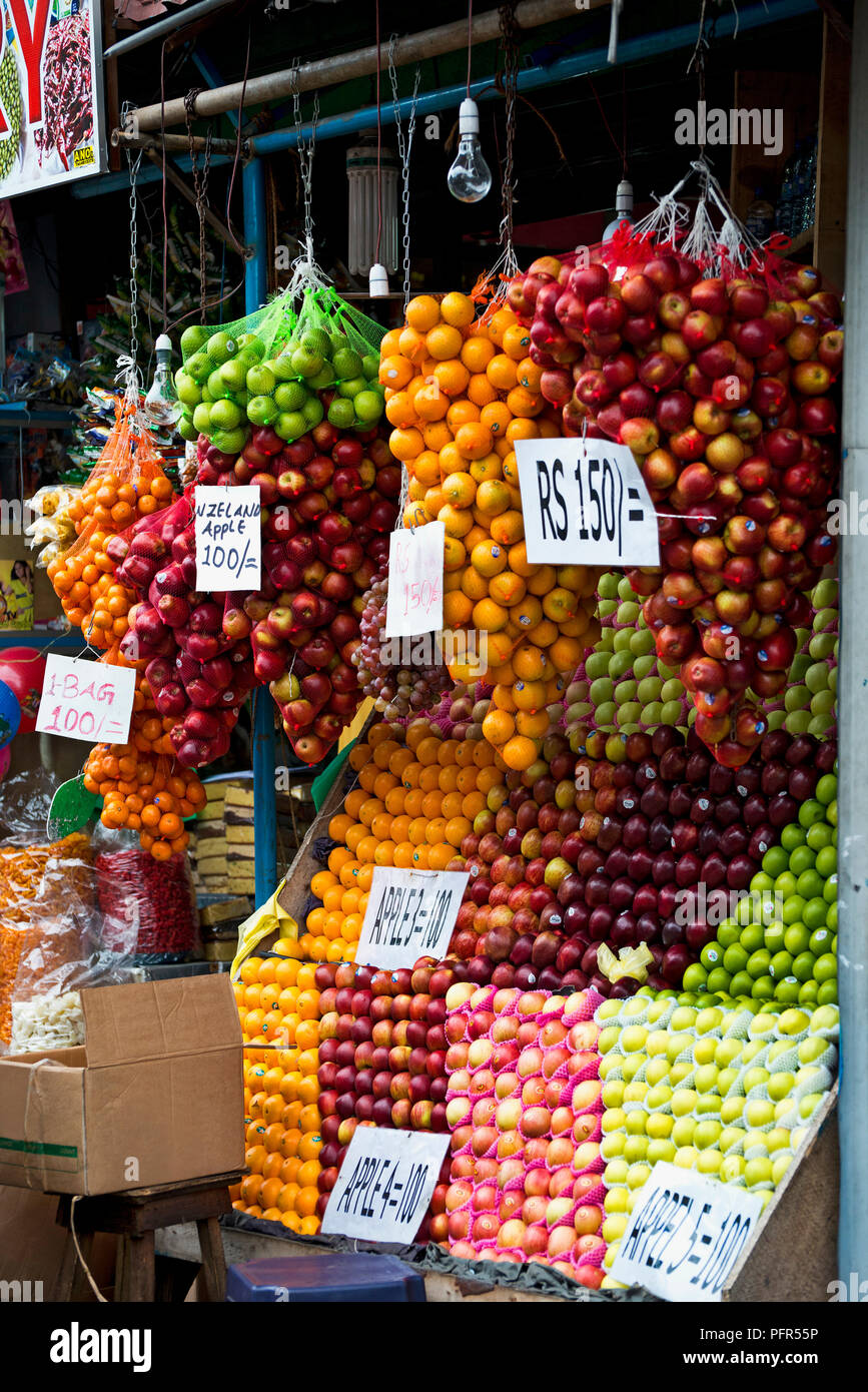 Sri Lanka, Western Province, Colombo, Slave Island, variety of fruits