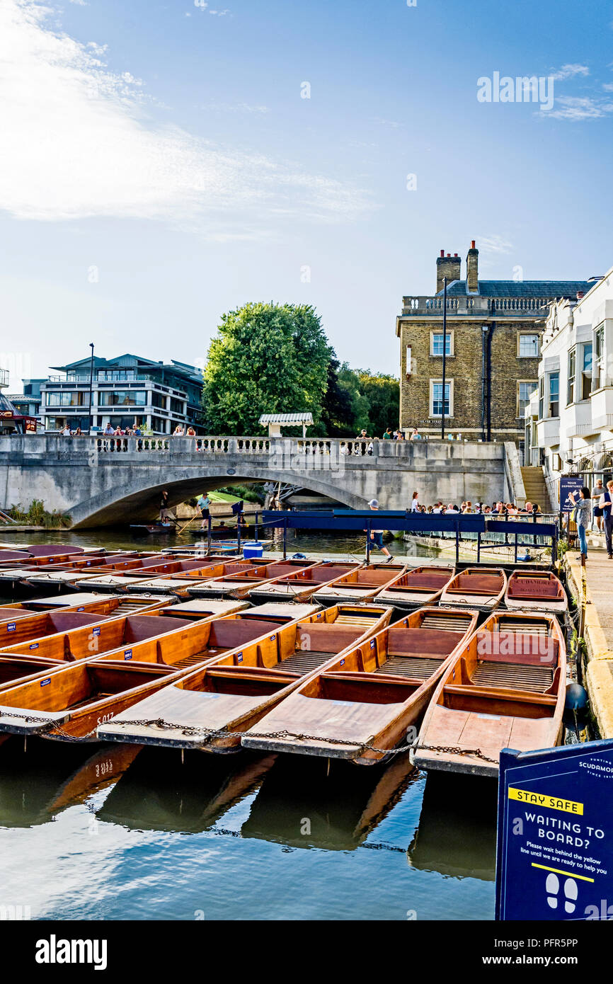 Cambridge (England, Great Britain): Punts on the river Cam Stock Photo