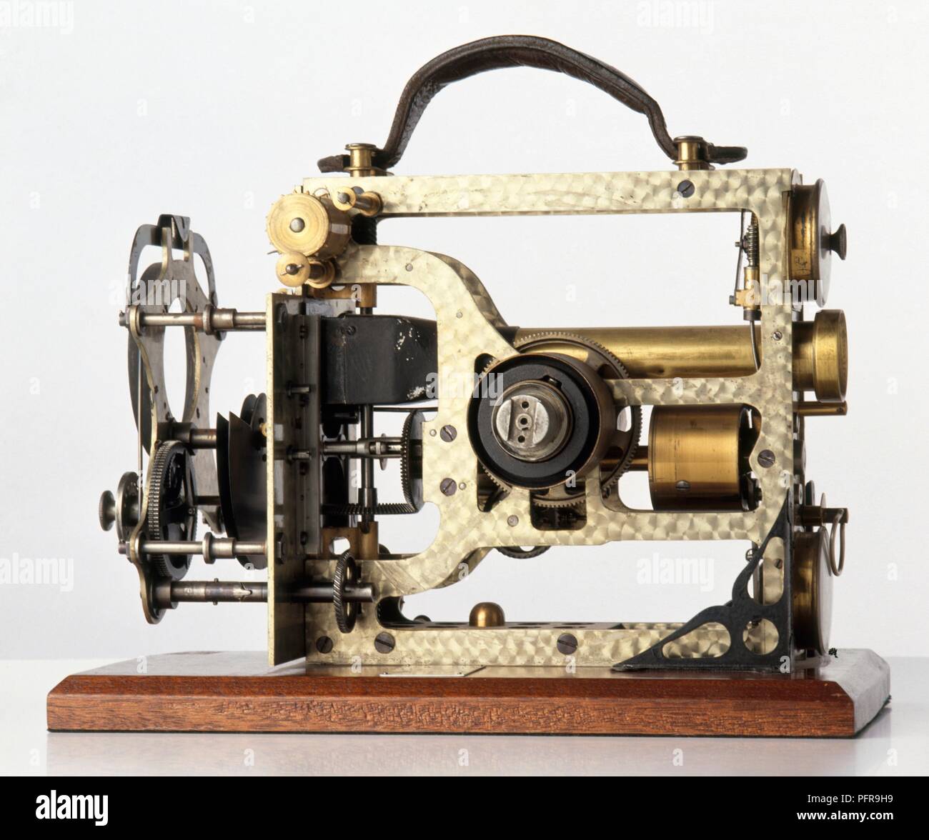 French Debrie Parvo 35mm motion picture camera (1908) without case ...