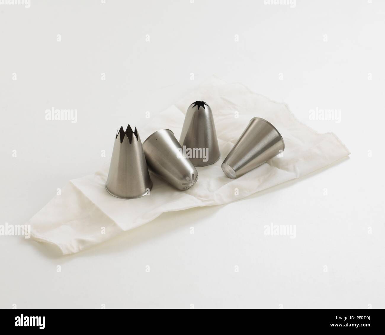 Icing nozzle hires stock photography and images Alamy