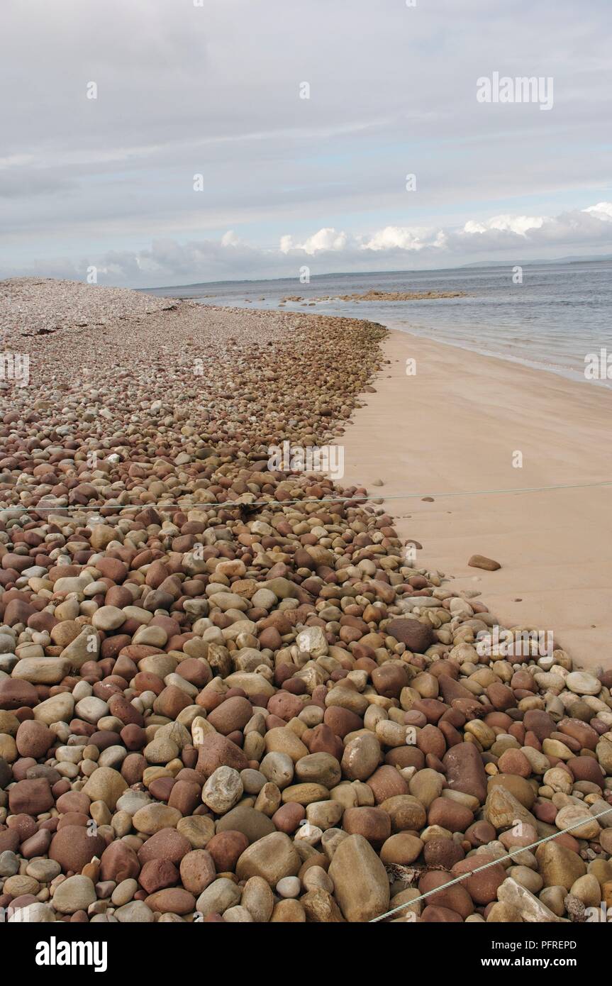 Ireland, County Mayo, Achill Island, Golden Strand, pebblecovered