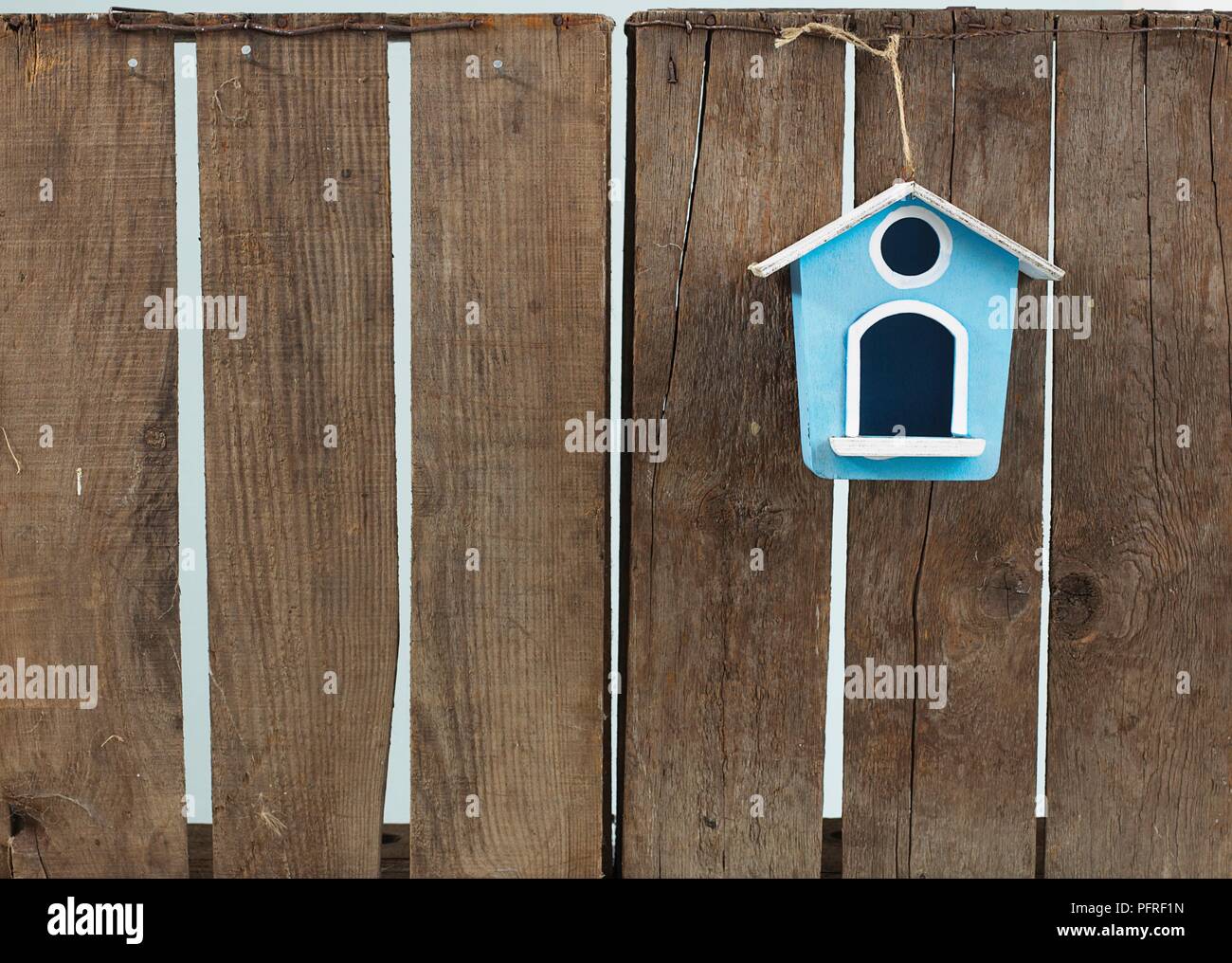 String attached hires stock photography and images Alamy