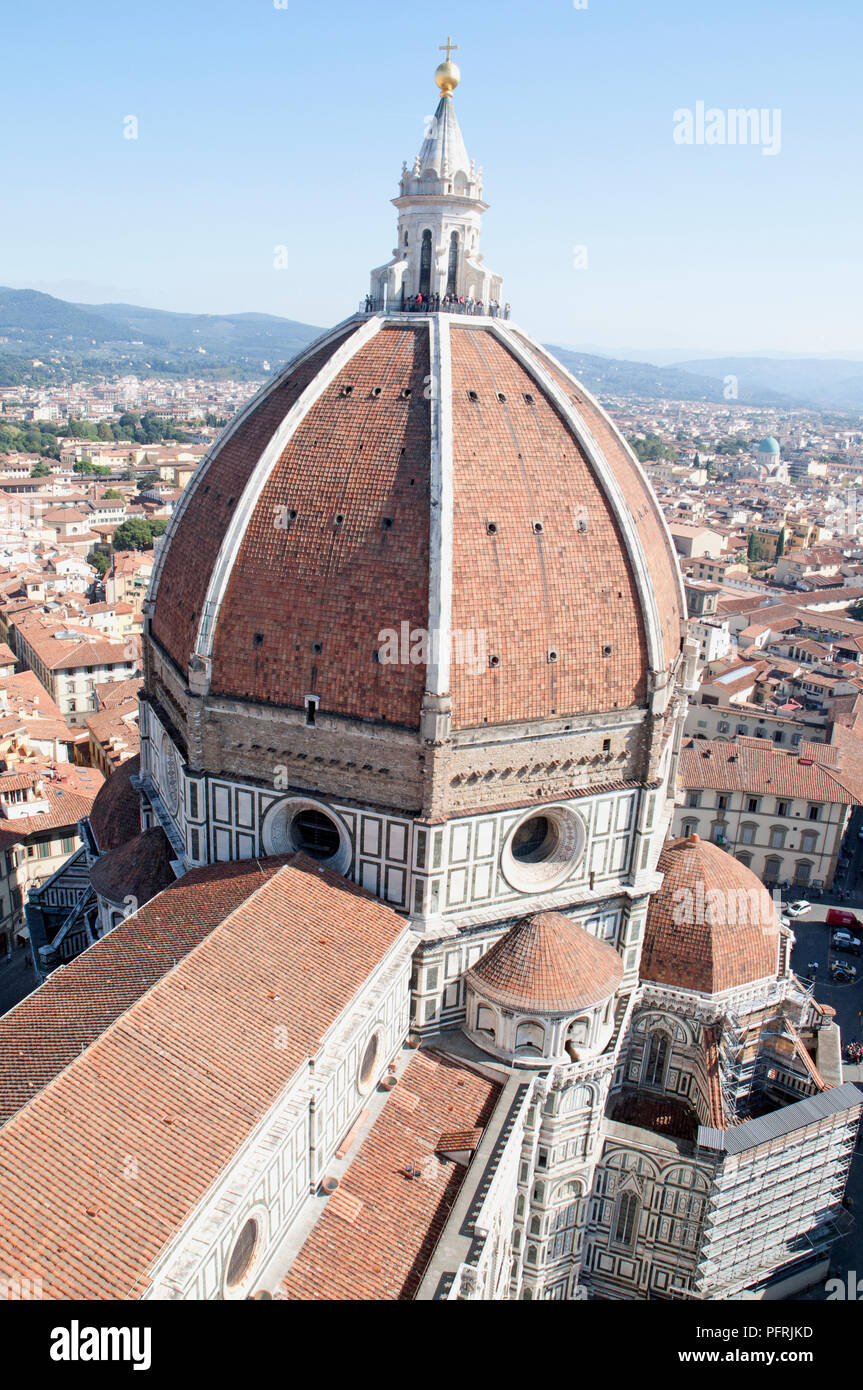 Italy, Tuscany, Florence, Basilica di Santa Maria del Fiore (Basilica of Saint Mary of the Flower) dome seen from above, close-up Stock Photo