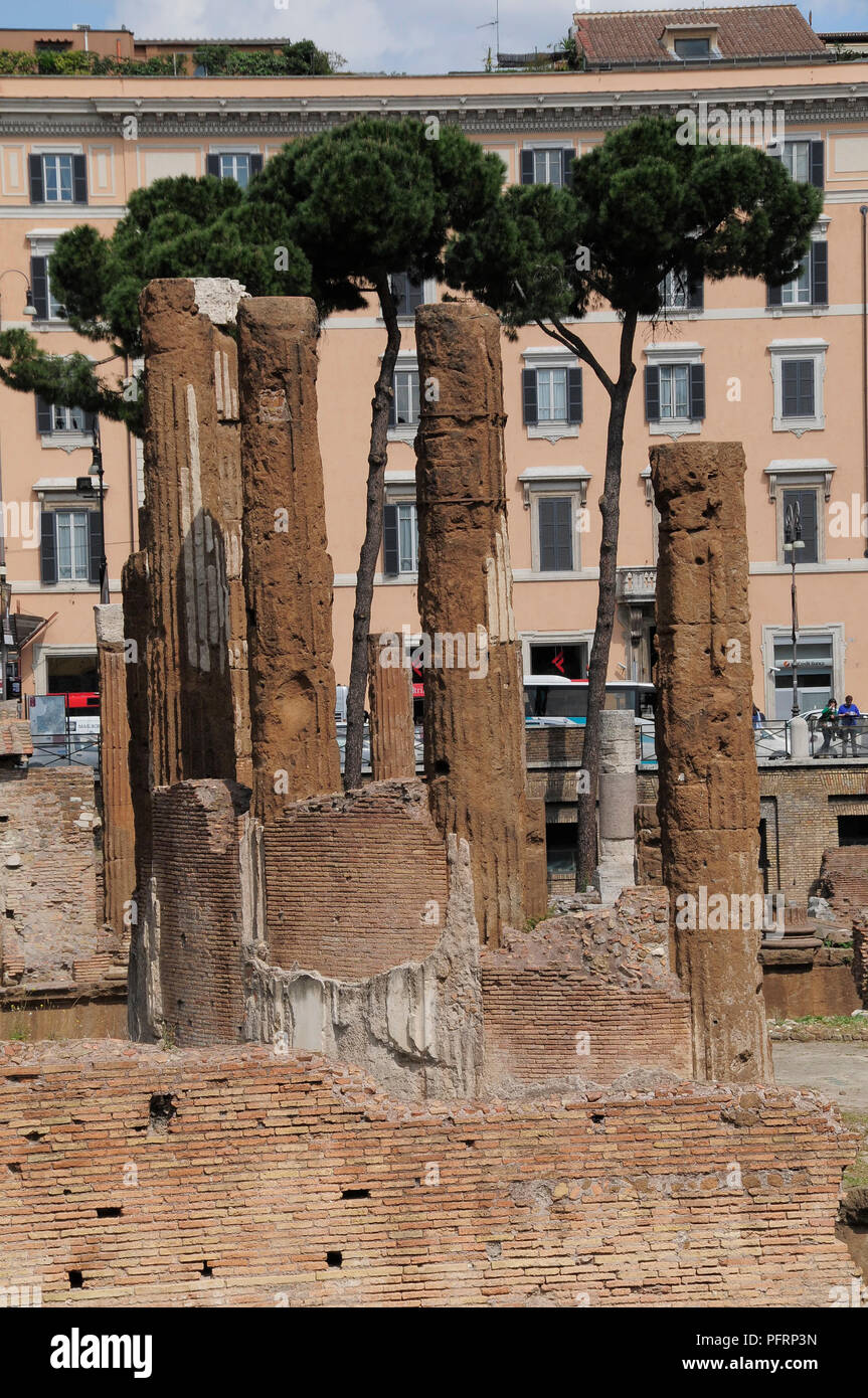 Sacra hi-res stock photography and images - Alamy