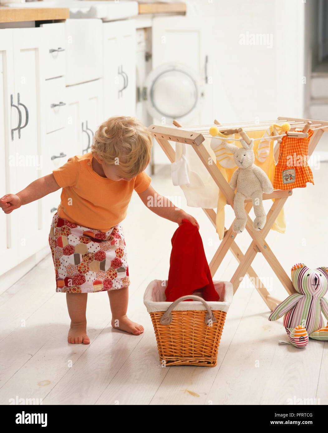 Children's toy clothes airer outlet