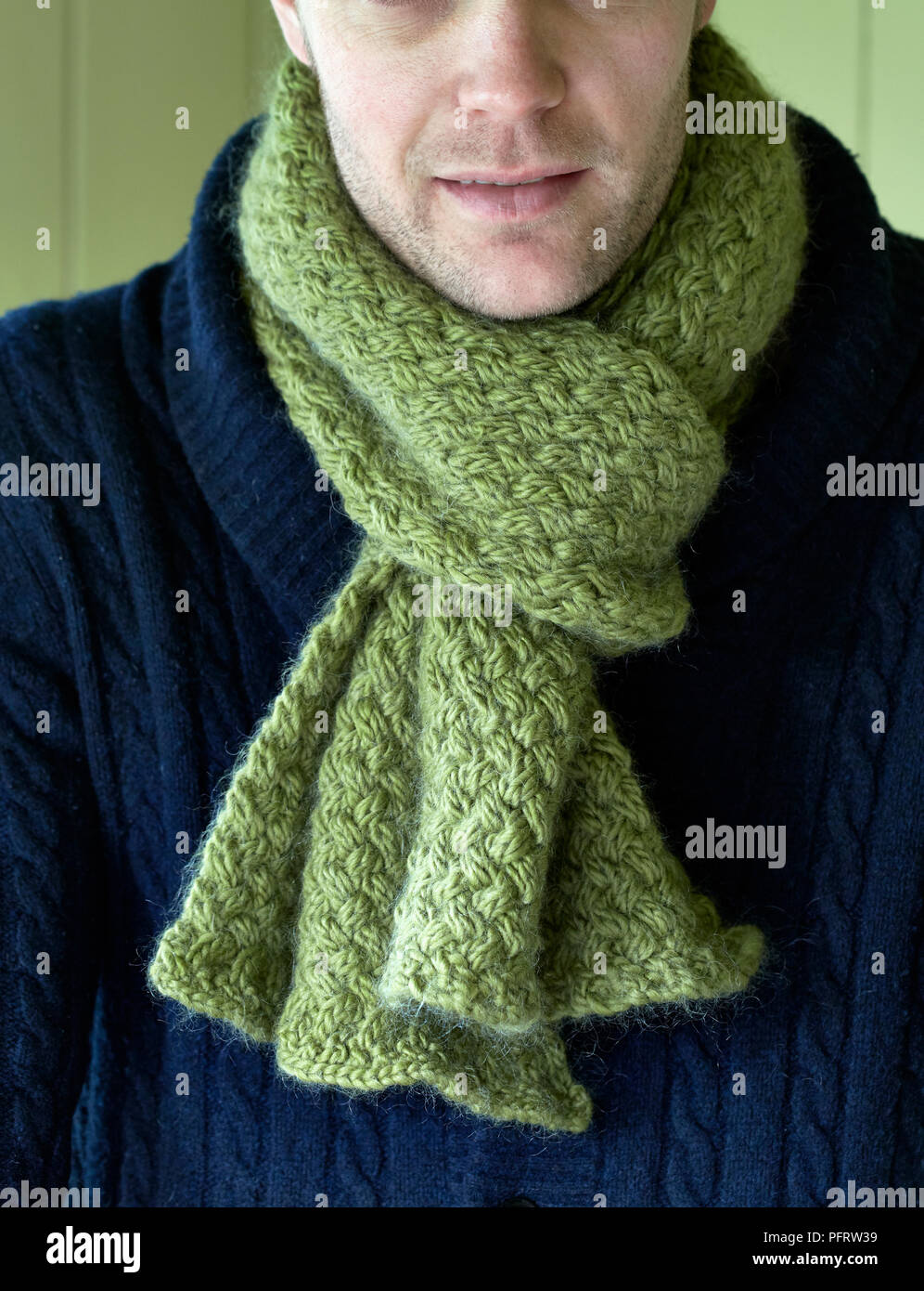 Man Wearing Cabled Knitted Scarf Stock Photo 216268845 Alamy Man Wearing Cabled Knitted Scarf Stock Photo 216268845 Alamy