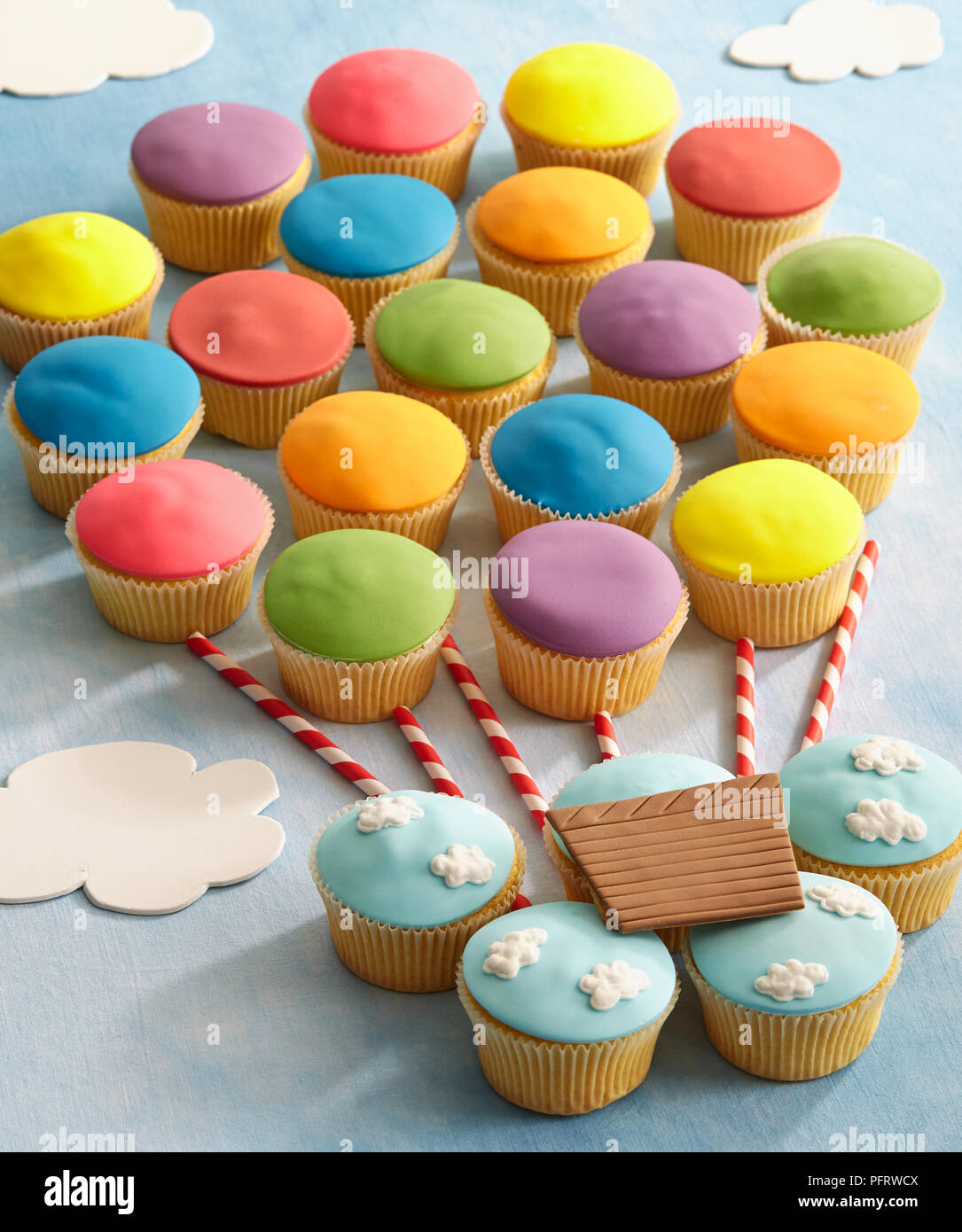 Hot air balloon cupcake cake Stock Photo - Alamy