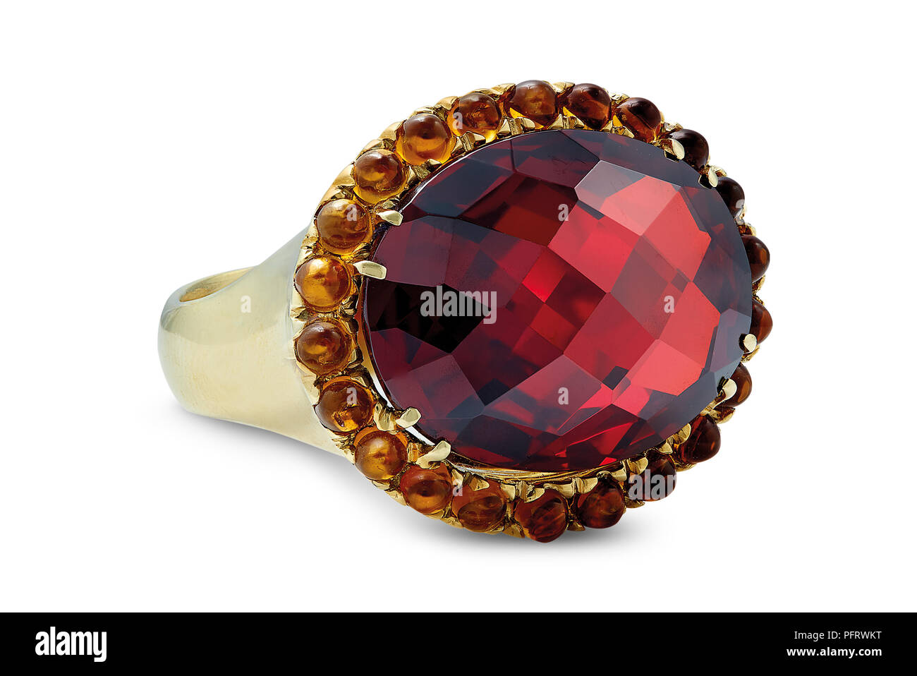 Red Garnet Ring with Diamonds in Yellow Gold | KLENOTA