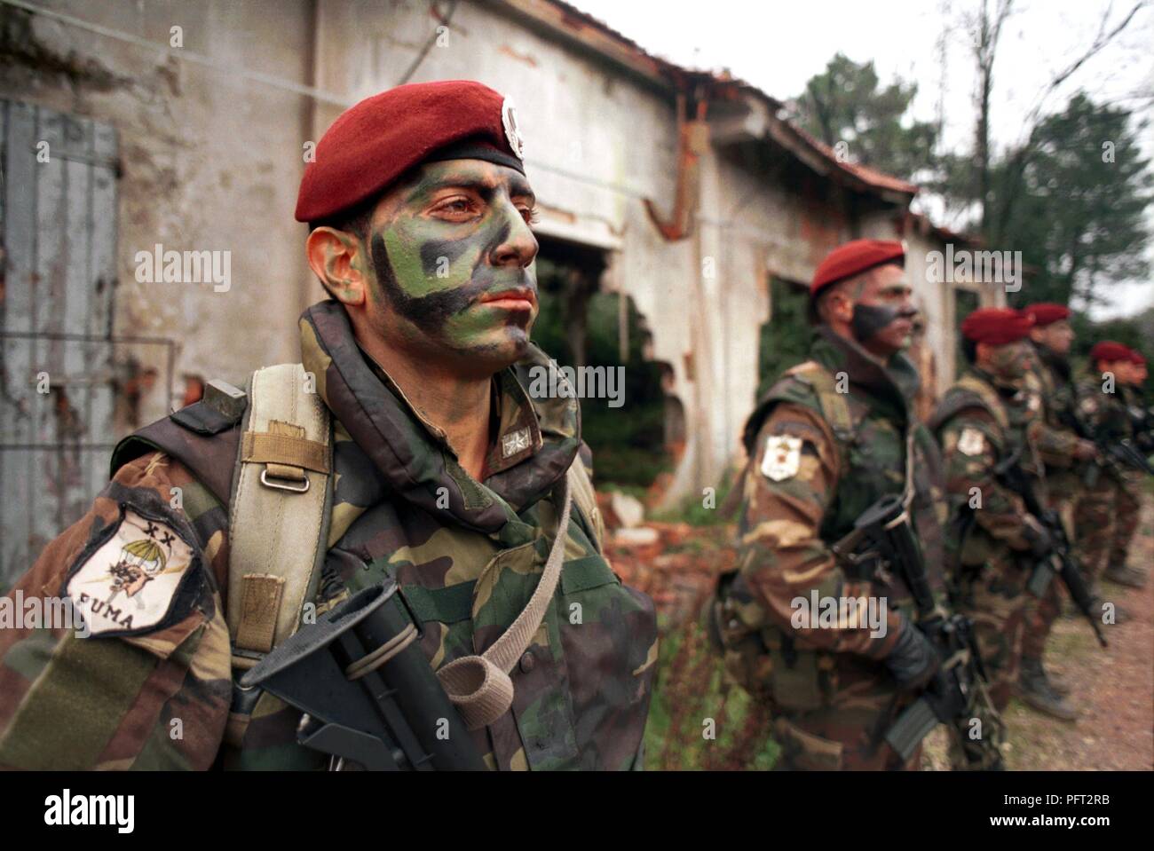 Italian Army, paratroopers of the airborne brigade Folgore in training Stock Photo