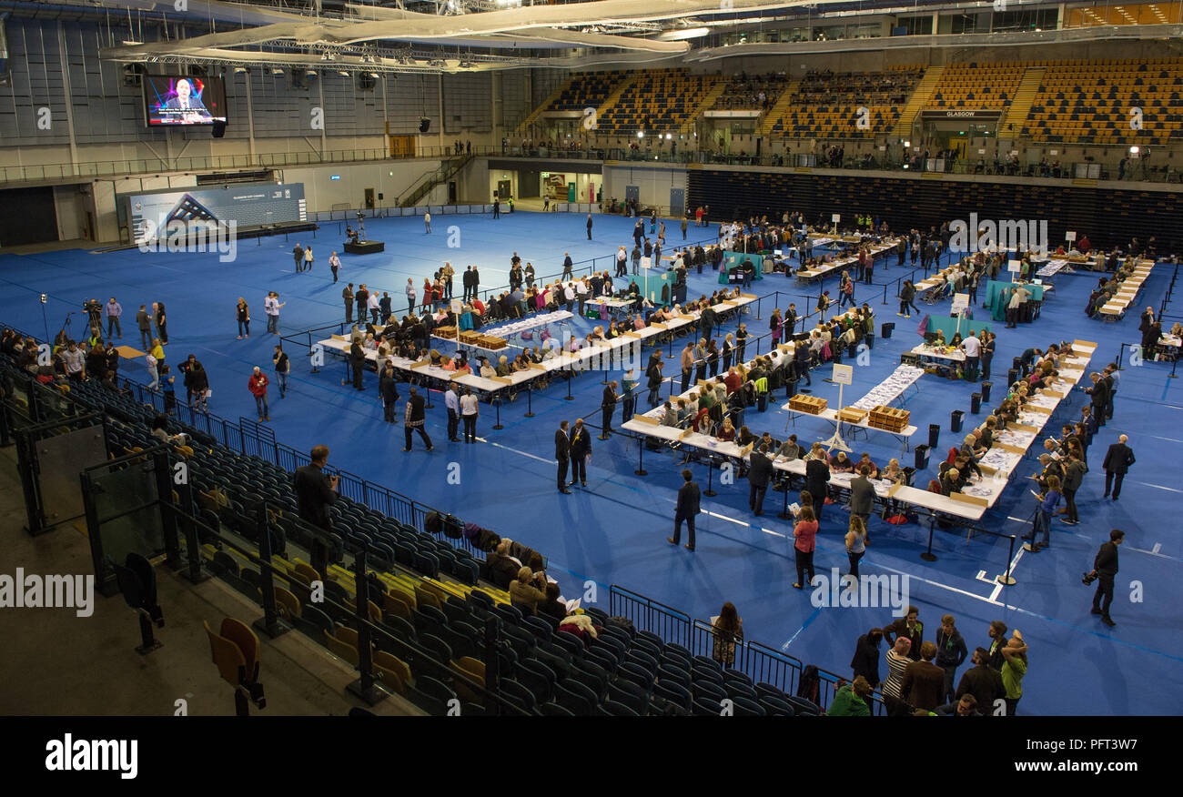 Counting the votes, UK Parliamentary Elections, Emirates Sir Chris Hoy Stadium Glasgow, 9th June 2017 Stock Photo