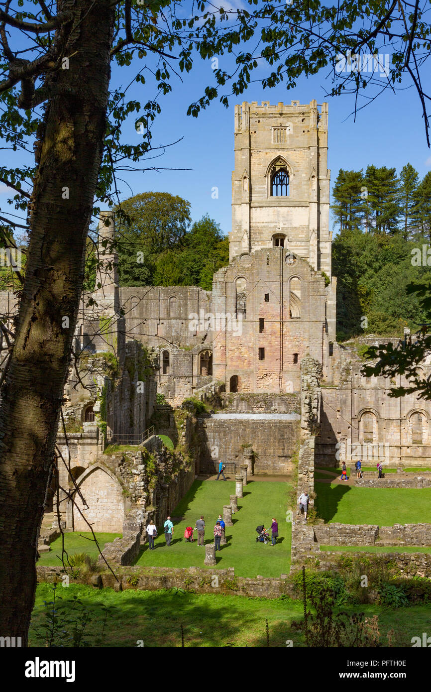 Fountains Abbey in Ripon, North Yorkshire Stock Photo Alamy