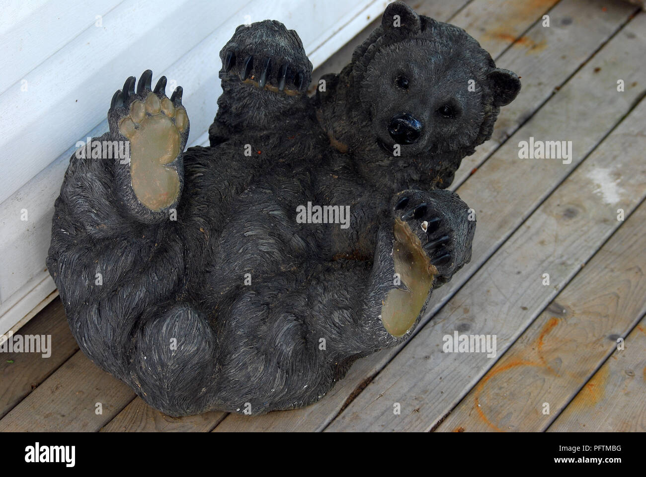 Bear statue hires stock photography and images Alamy