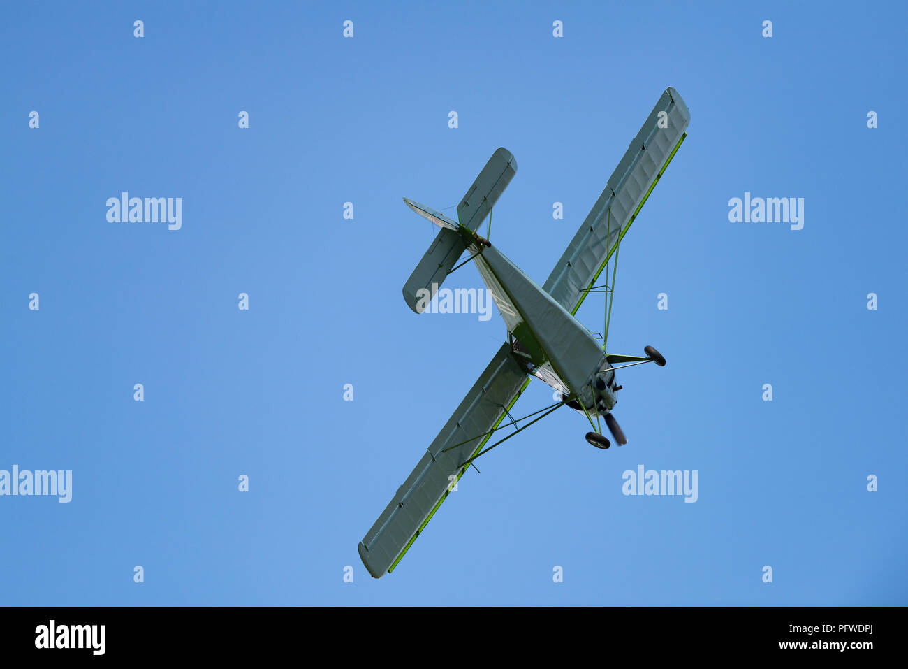 Taildragger airplane hi-res stock photography and images - Alamy