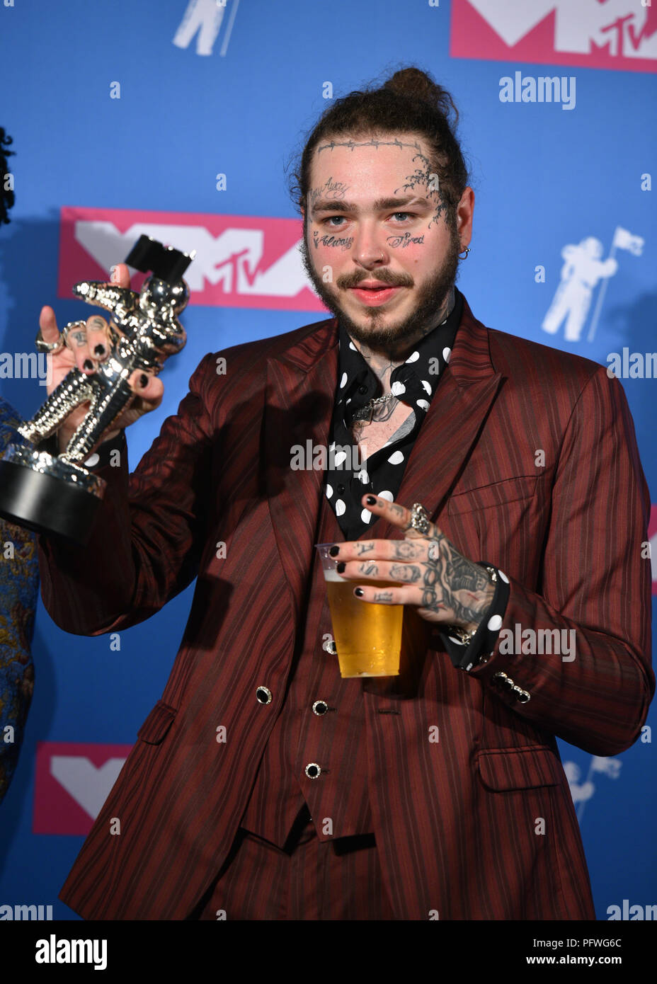 Post Malone attends the 2018 MTV Video Music Awards at Radio City Music  Hall on August 20, 2018 in New York City Stock Photo - Alamy