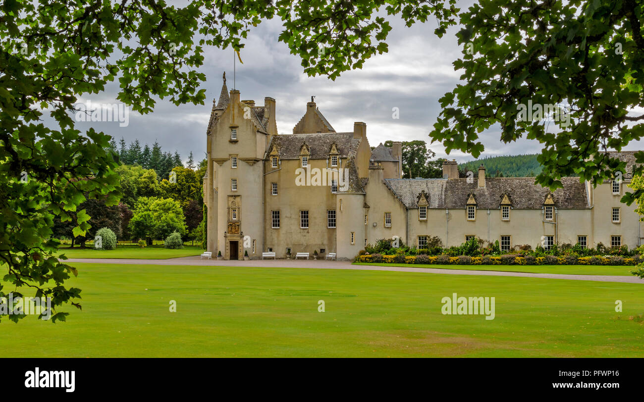 BALLINDALLOCH CASTLE SPEYSIDE SCOTLAND THE CASTLE BORDERED BY LEAVES Stock Photo