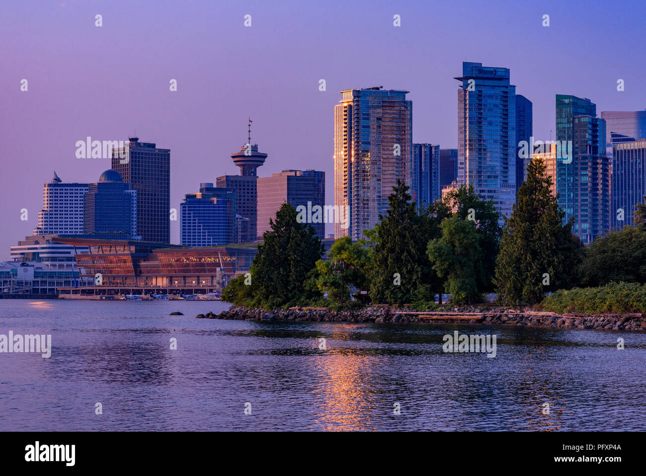 Downtown vancouver skyline hi-res stock photography and images - Alamy
