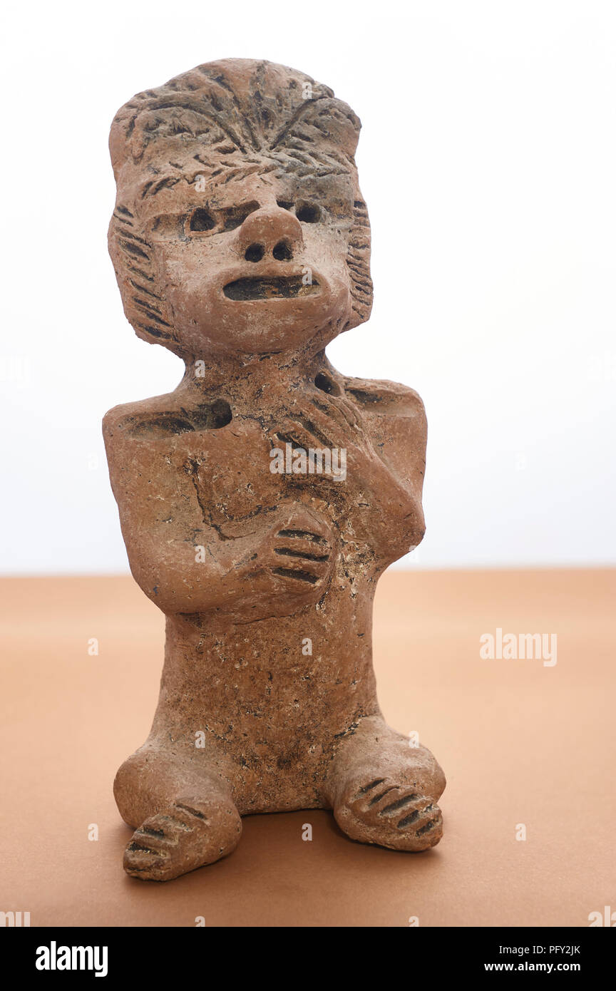 Unidentified pre-Columbian figurine, found near the mouth of the Misantla river, Veracruz, Mexico. Could be Olmec, Totonac, Huastec or Xapanec Stock Photo