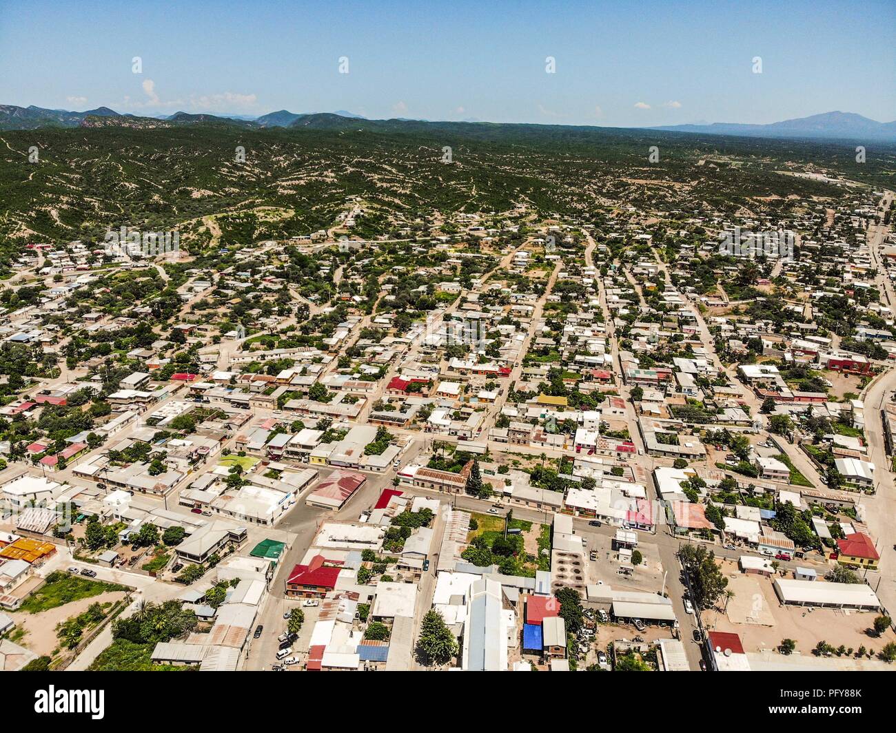 Moctezuma, Sonora Mexico. Sierra Madre Occidental. (Foto: LuisGutierrez/NortePhoto.com)   ...   Tiro de alto ángulo del scape de la ciudad contra el cielo. Townscape. High Angle Shot Of Townscape Against Sky Stock Photo