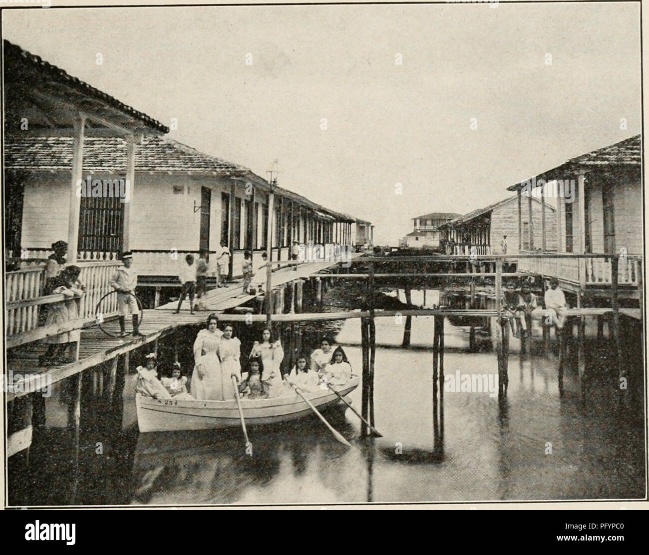 . The Cuba review. Cuba Periodicals. THE CUBA REVIEW 11. Scene at