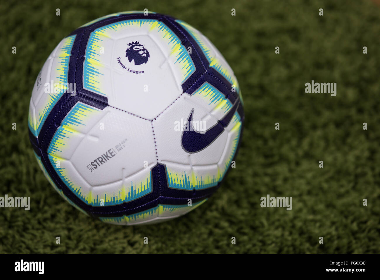 Nike Merlin ball for 2018/19 Premier League season Stock Photo - Alamy