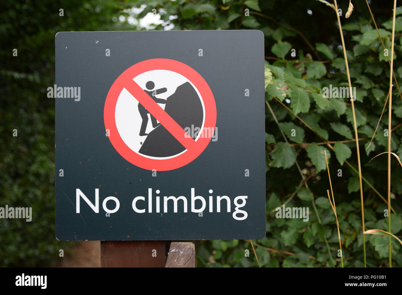 No climbing sign hires stock photography and images Alamy