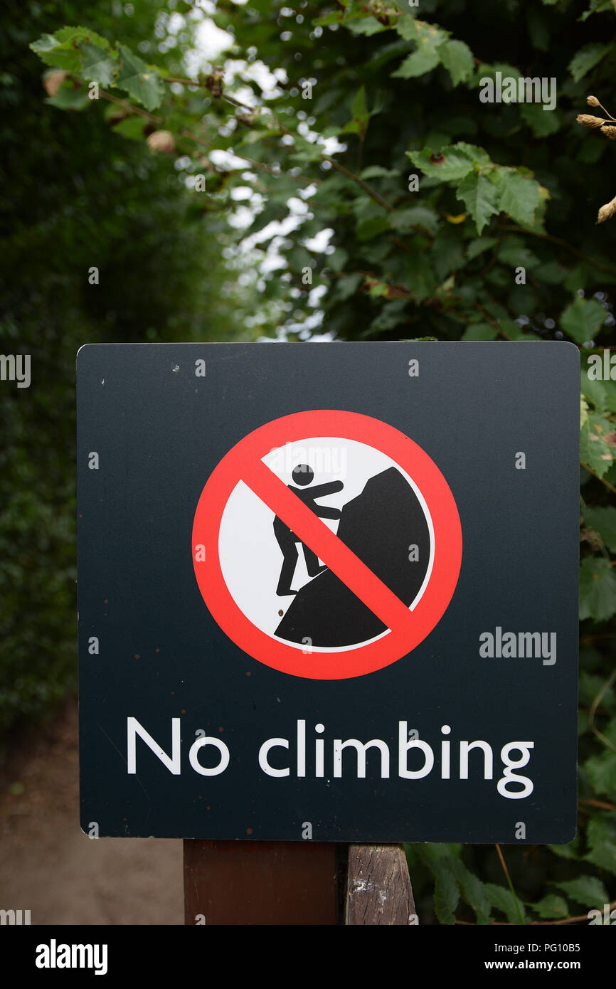 No climbing sign hi-res stock photography and images - Alamy