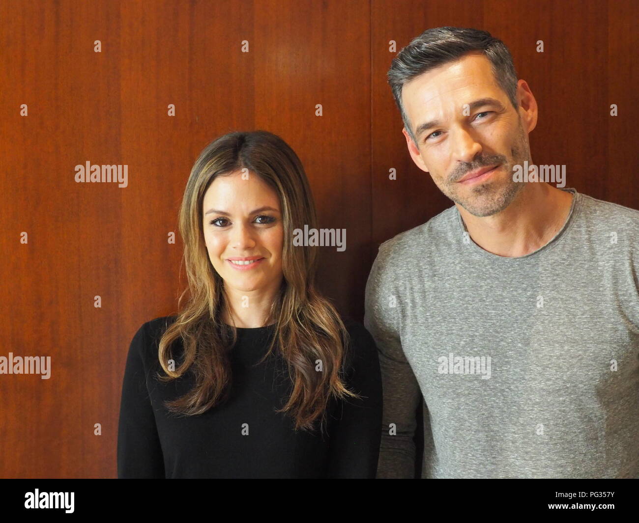 Paris, France. 23rd Aug, 2018. The American actors Rachel Bilson and Eddie Cibrian at a photo shoot for the presentation of the Vox series 'Take Two'. (on dpa 'US actress Rachel Bilson would like to come to Germany' from 23.08.2018) Credit: Christian Böhmer/dpa/Alamy Live News Stock Photo
