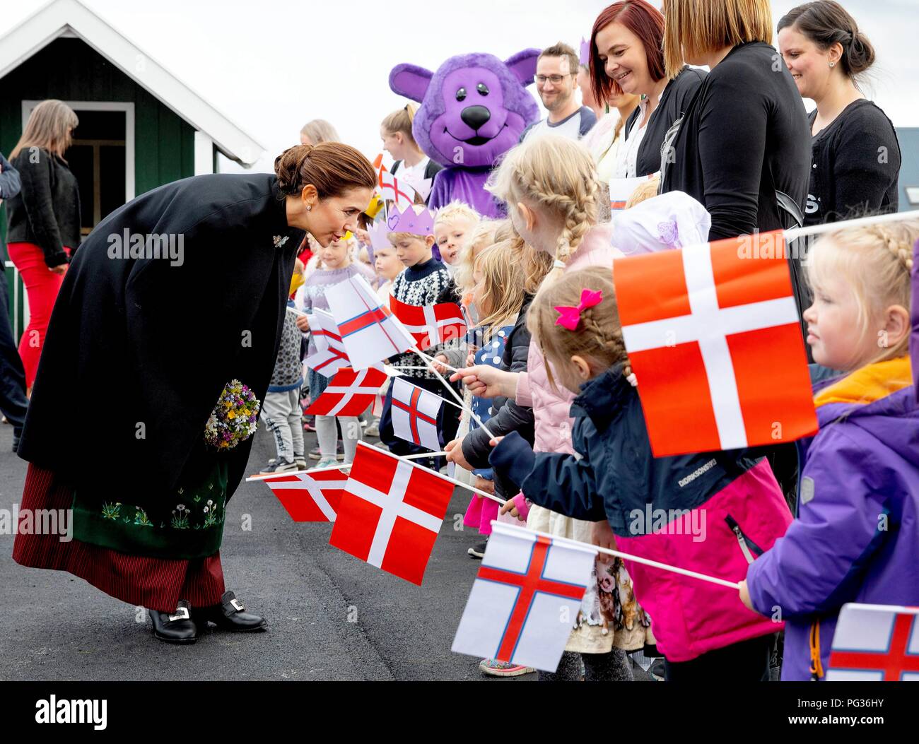 Torshavn, Faroe Islands, Denmark. 23rd Aug, 2018. Crown Princess Mary of Denmark at Torshavn, on August 23, 2018, to visit the school ? Argjahamri, on the 1st of the 4 days visit to the Faroe Islands Photo : Albert Nieboer/ Netherlands OUT/Point de Vue OUT | Credit: dpa/Alamy Live News Stock Photo