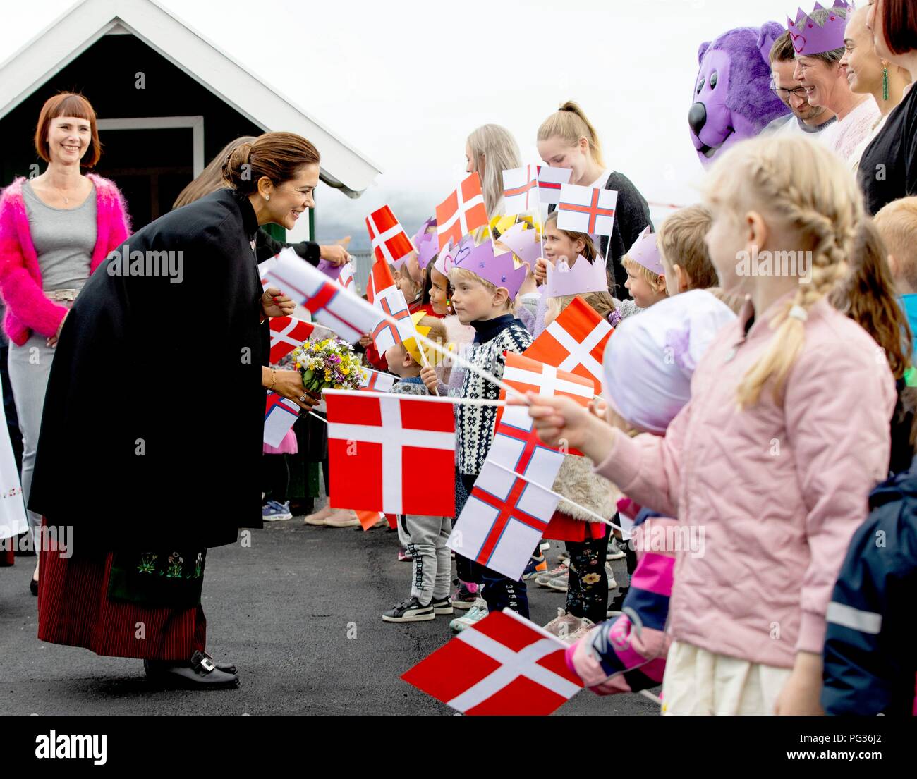 Torshavn, Faroe Islands, Denmark. 23rd Aug, 2018. Crown Princess Mary of Denmark at Torshavn, on August 23, 2018, to visit the school á Argjahamri, on the 1st of the 4 days visit to the Faroe Islands Photo : Albert Nieboer/ Netherlands OUT/Point de Vue OUT | Credit: dpa/Alamy Live News Stock Photo